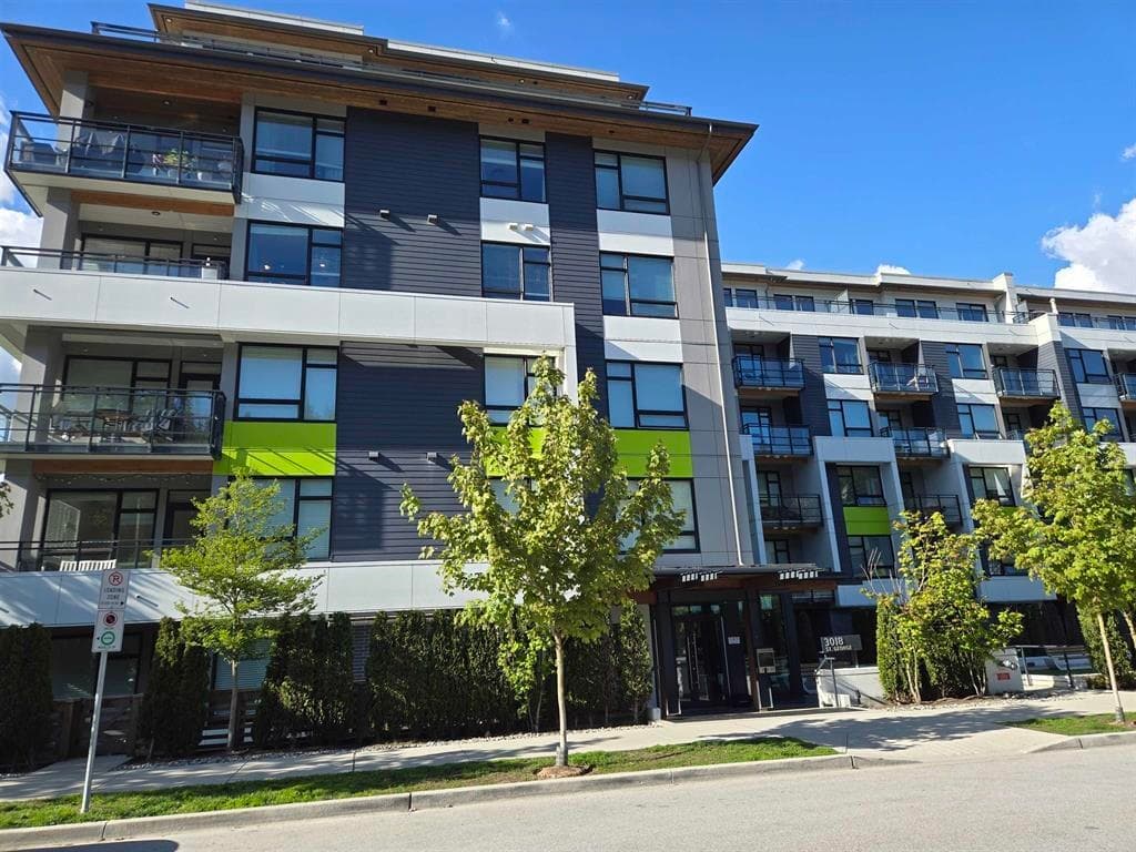 403 - 3018 St George Street, Port Moody