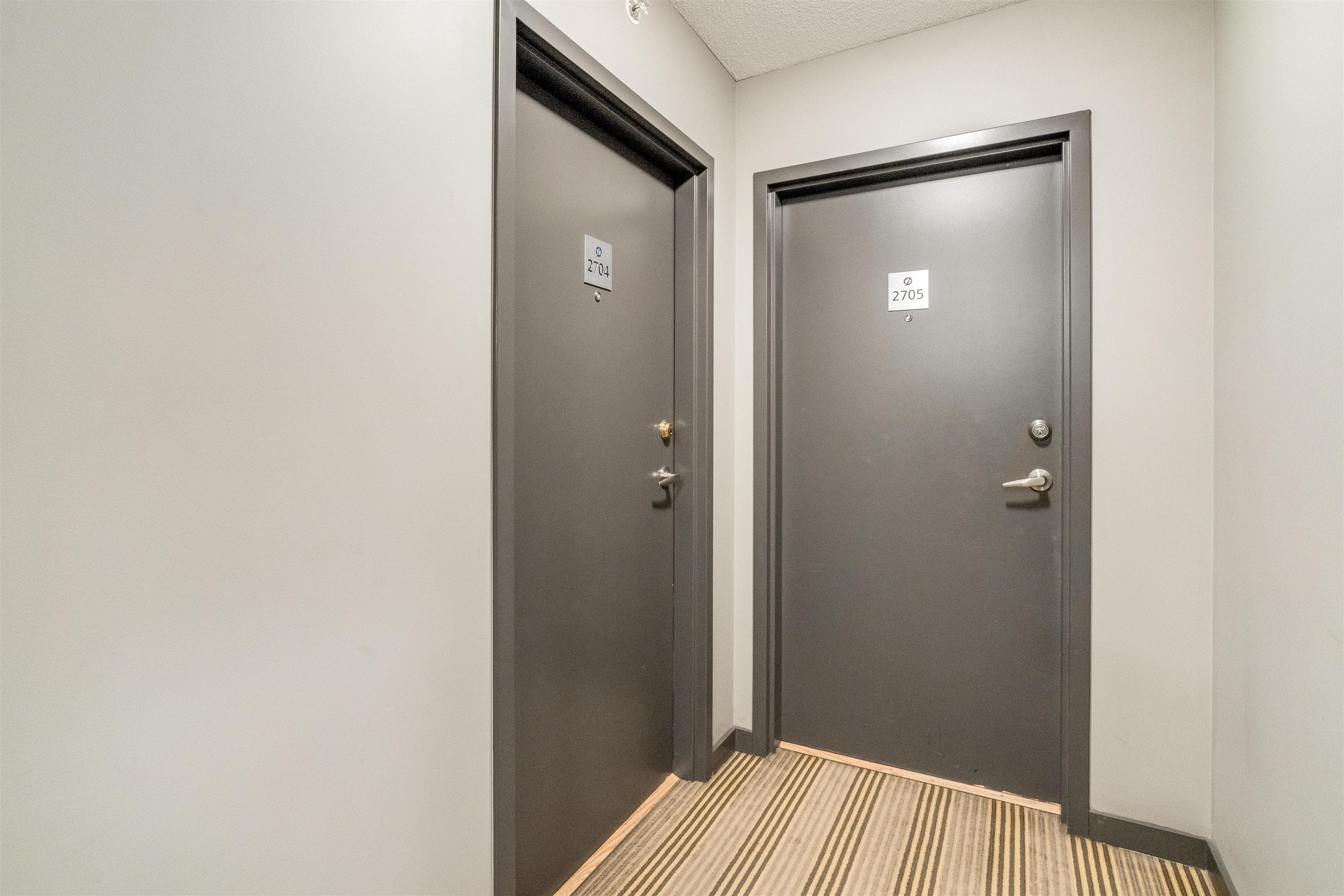 2704 - 9981 Whalley Boulevard, Surrey, V3T 0G6 — photo 3