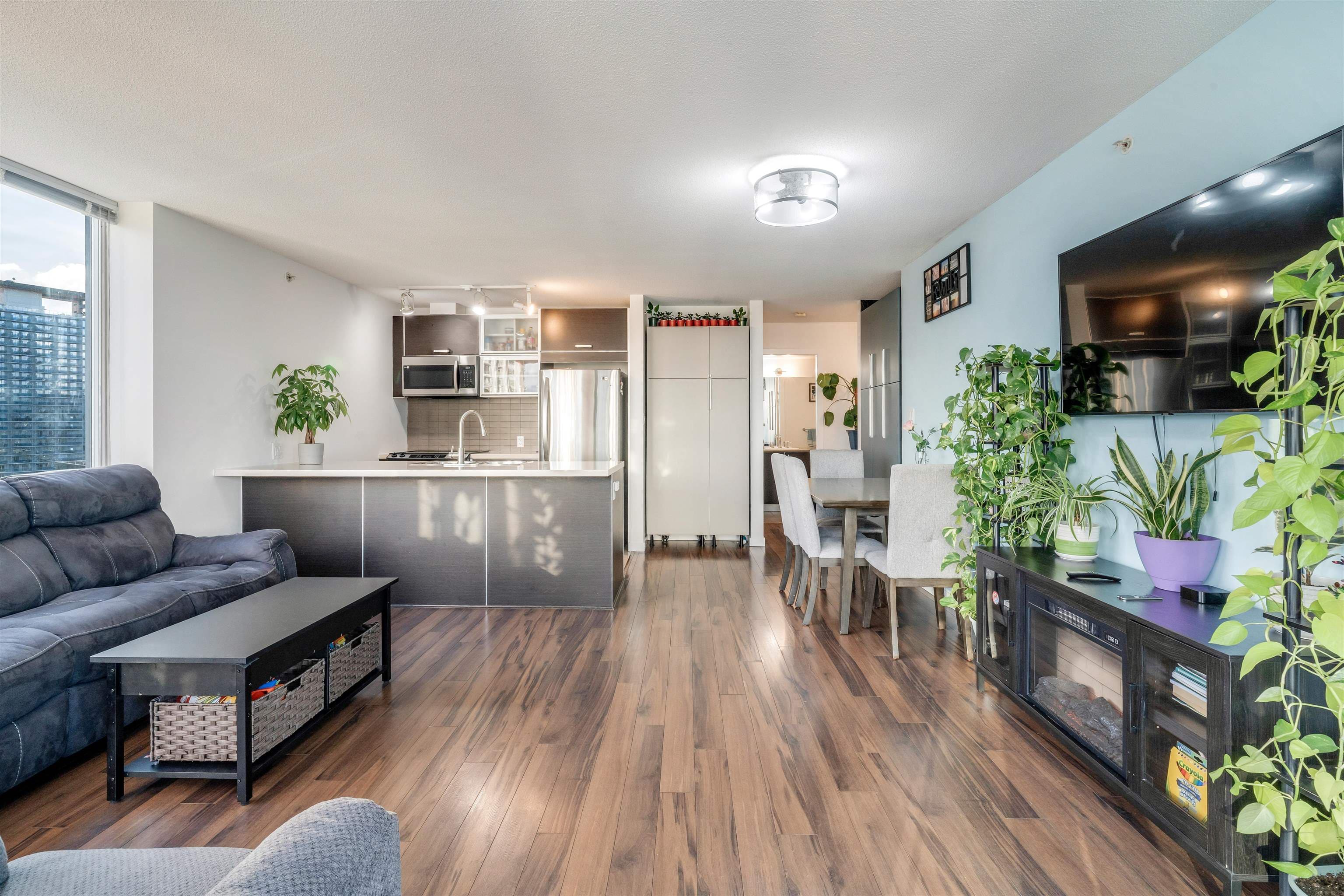 2704 - 9981 Whalley Boulevard, Surrey, V3T 0G6 — photo 5