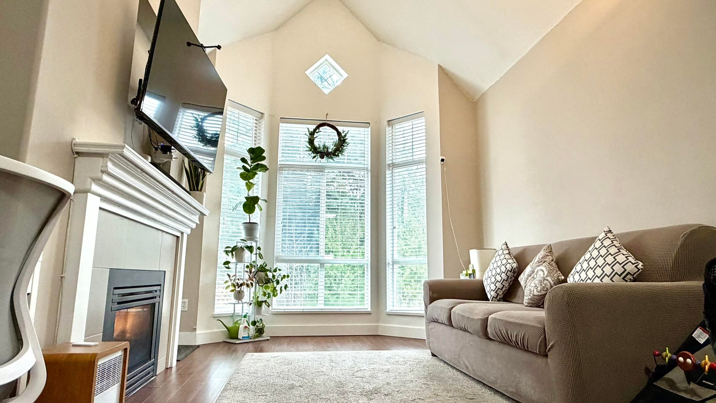 409 - 9979 140 Street, Surrey, V3T 5W2 — photo 1