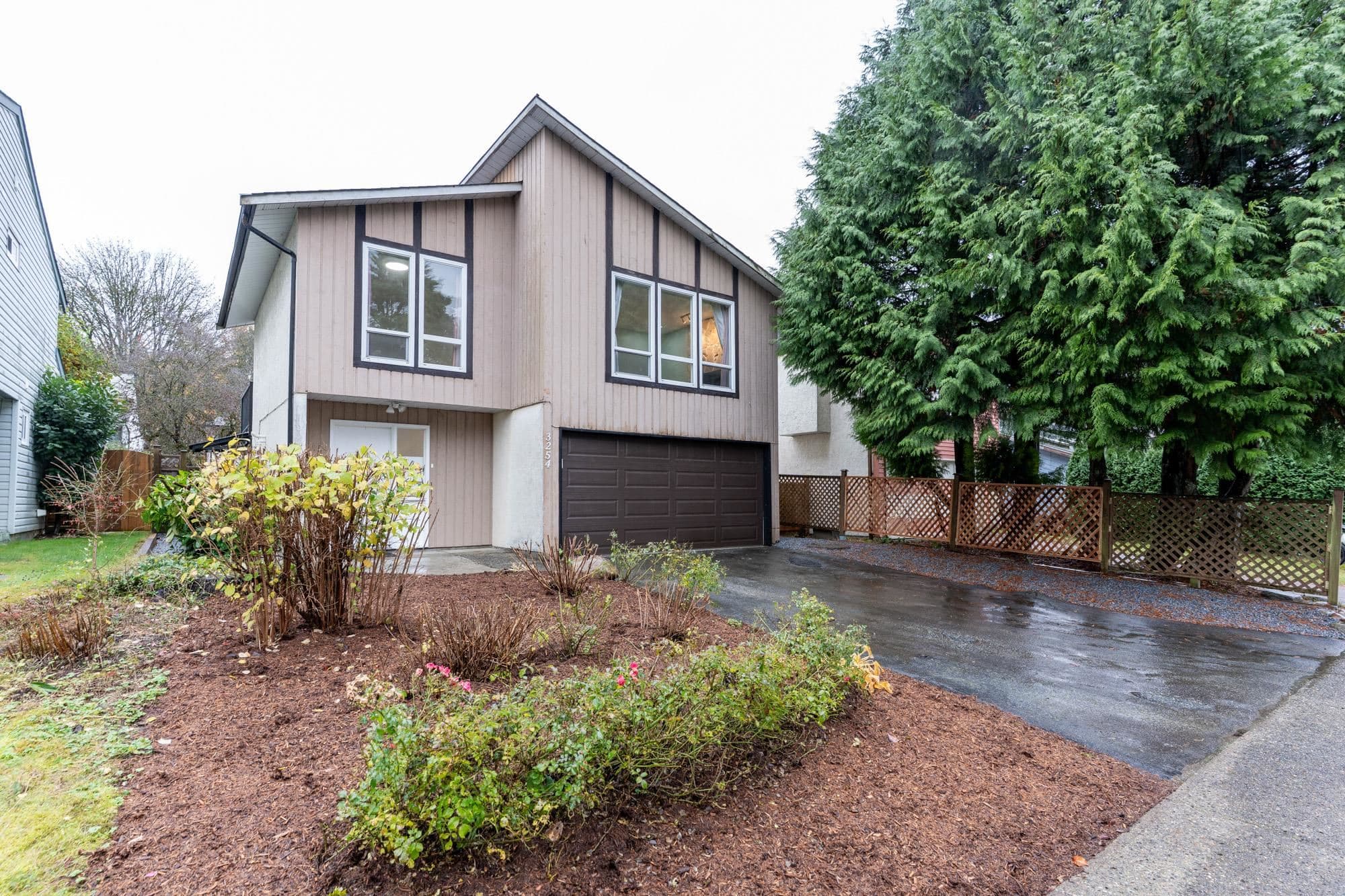 3254 Mayne Crescent, Coquitlam, V3E 1E1 — photo 1