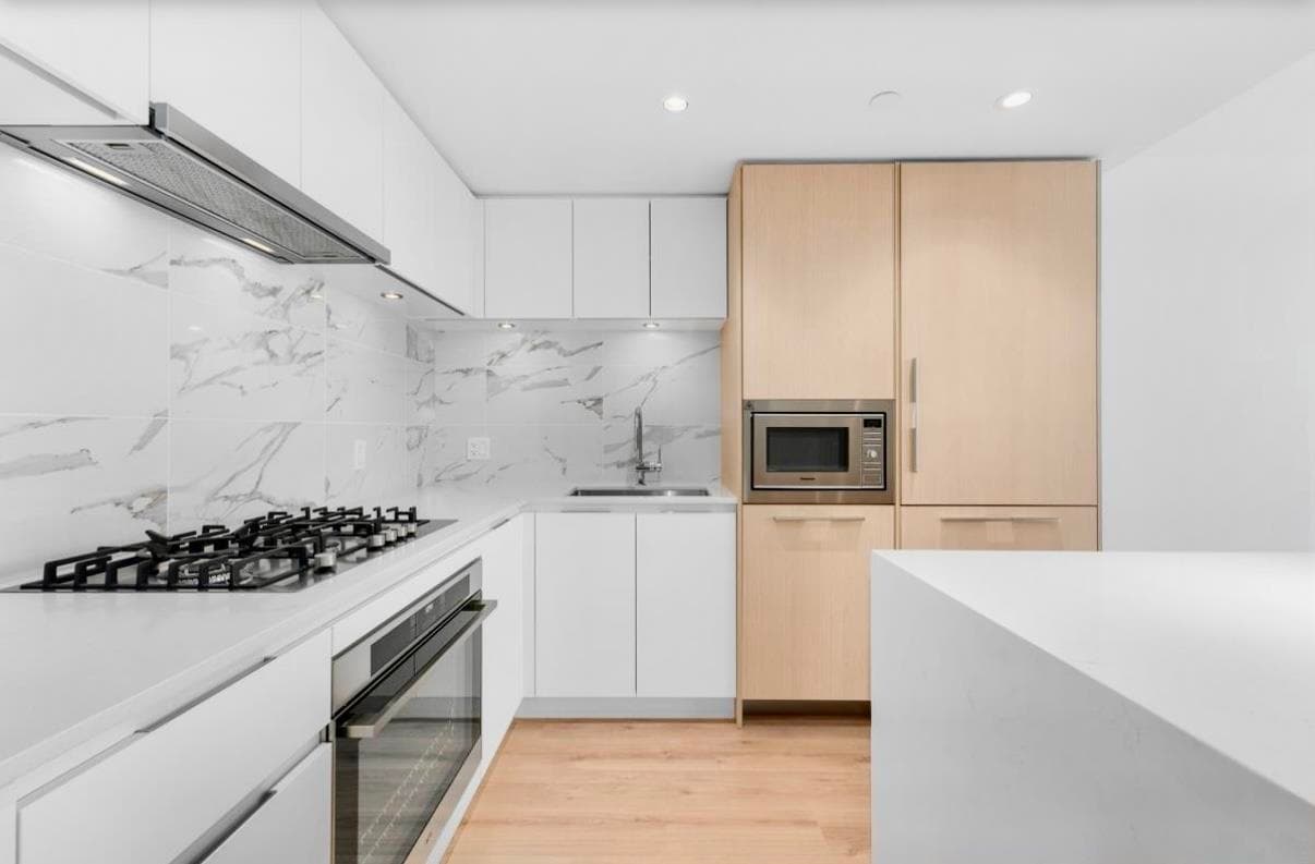 1808 - 1500 Fern Street, North Vancouver, V7J 0E6 — photo 4