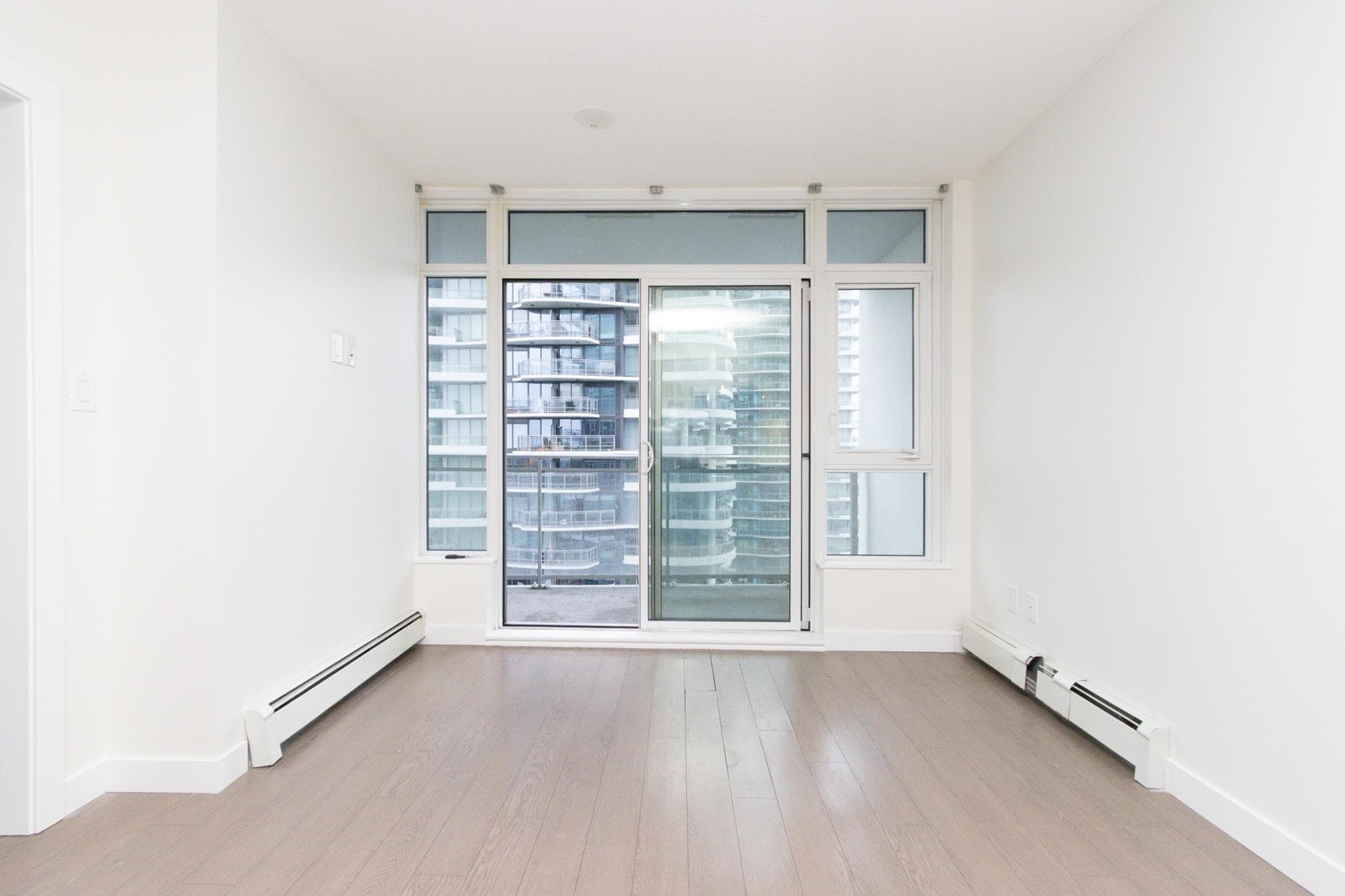 1402 - 13308 Central Avenue, Surrey, V3T 0M4 — photo 5