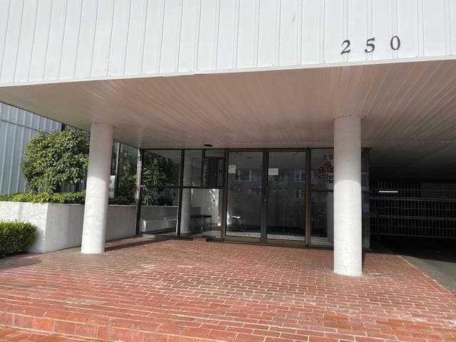 202 - 250 W 1st Street, North Vancouver, V7M 1B4 — photo 1