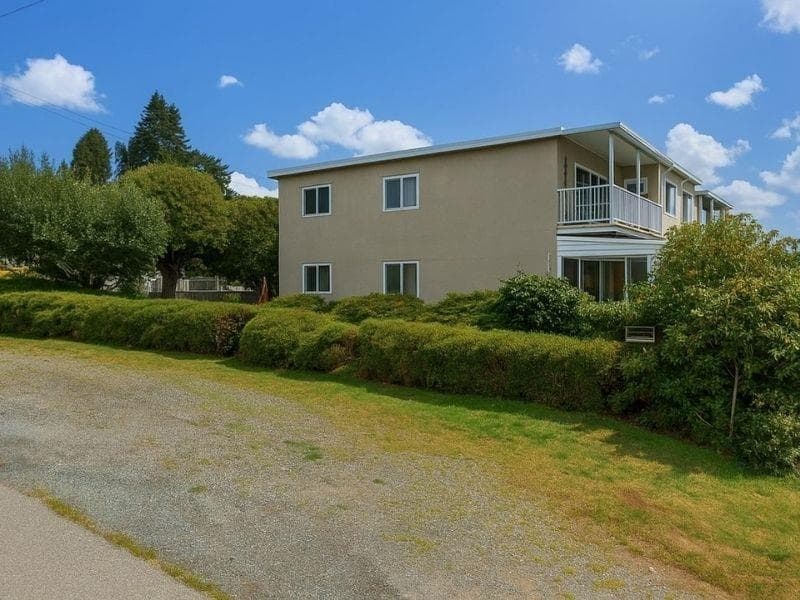 1 - 1040 Parker Street, White Rock, V4B 4R7 — photo 2