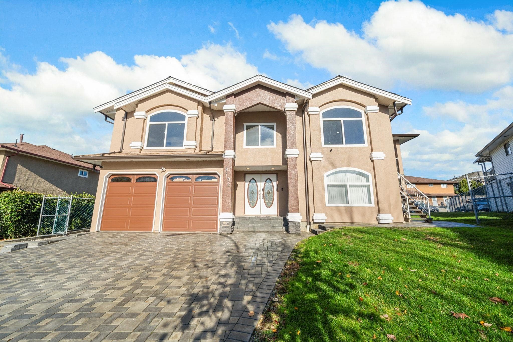 8782 143a Street, Surrey, V3W 3Y2 — photo 1