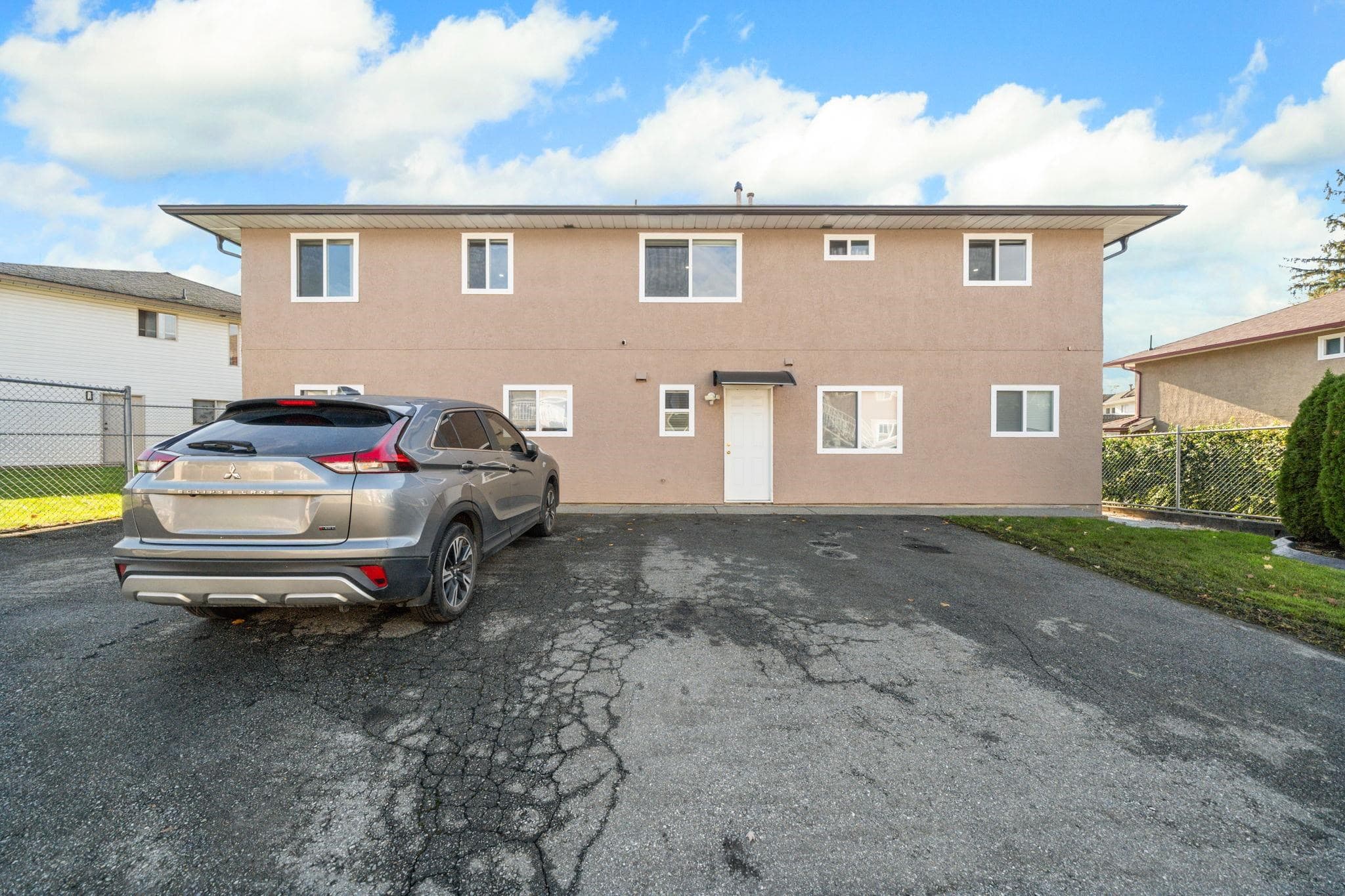 8782 143a Street, Surrey, V3W 3Y2 — photo 3