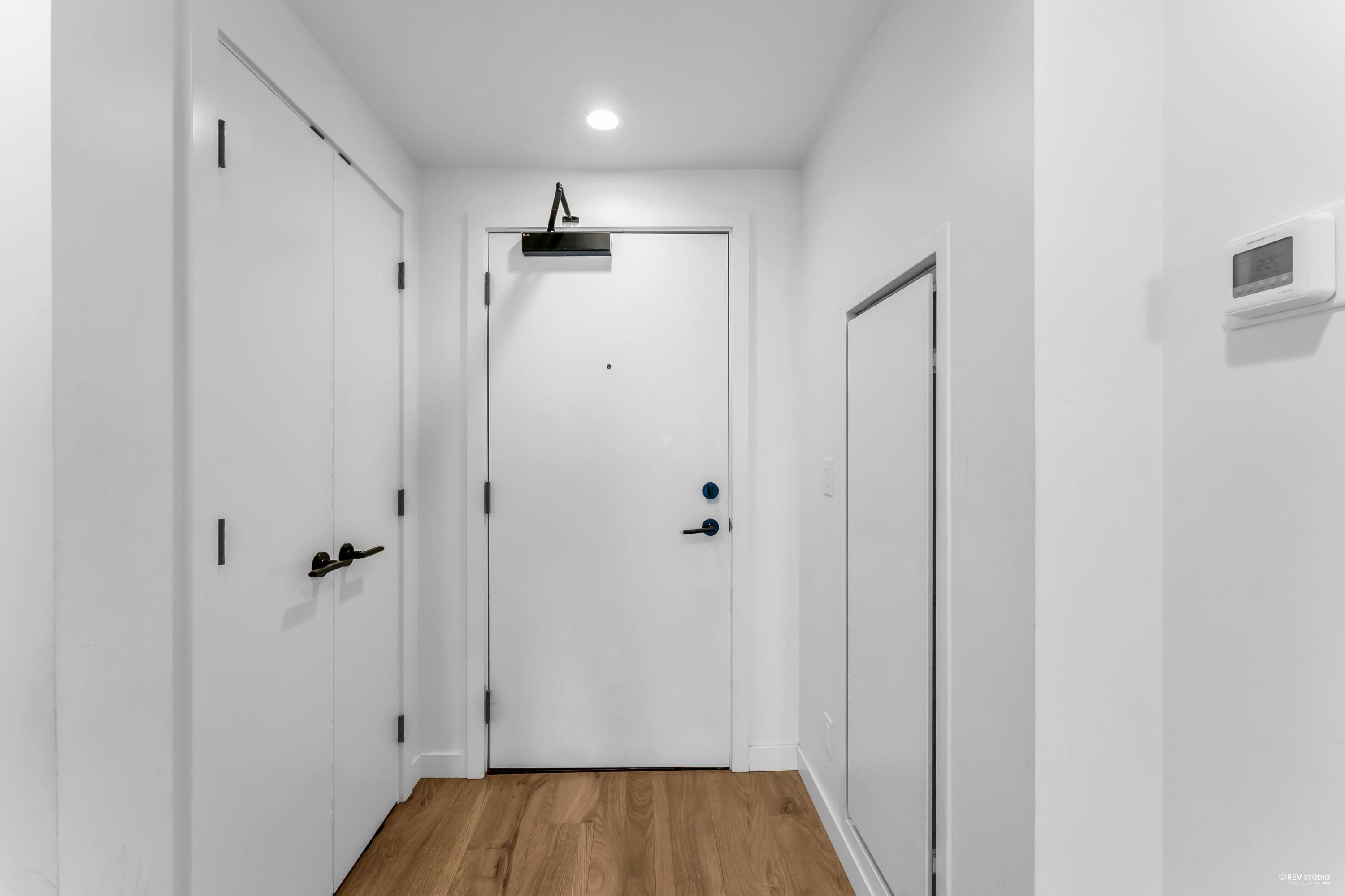 2001 - 10448 University Drive, Surrey, V3T 0S7 — photo 4
