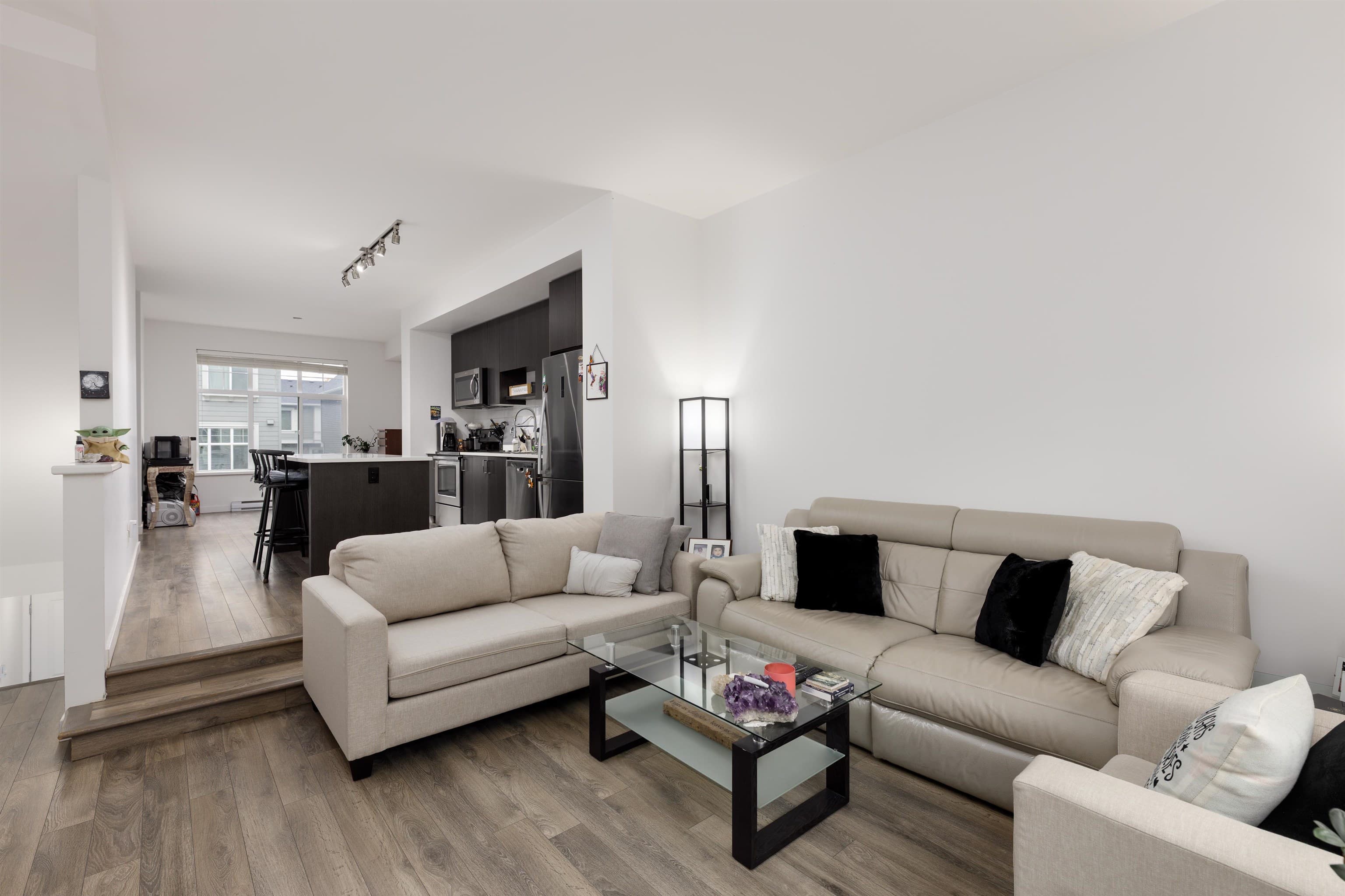 32 - 8130 136a Street, Surrey, V3W 1H9 — photo 3