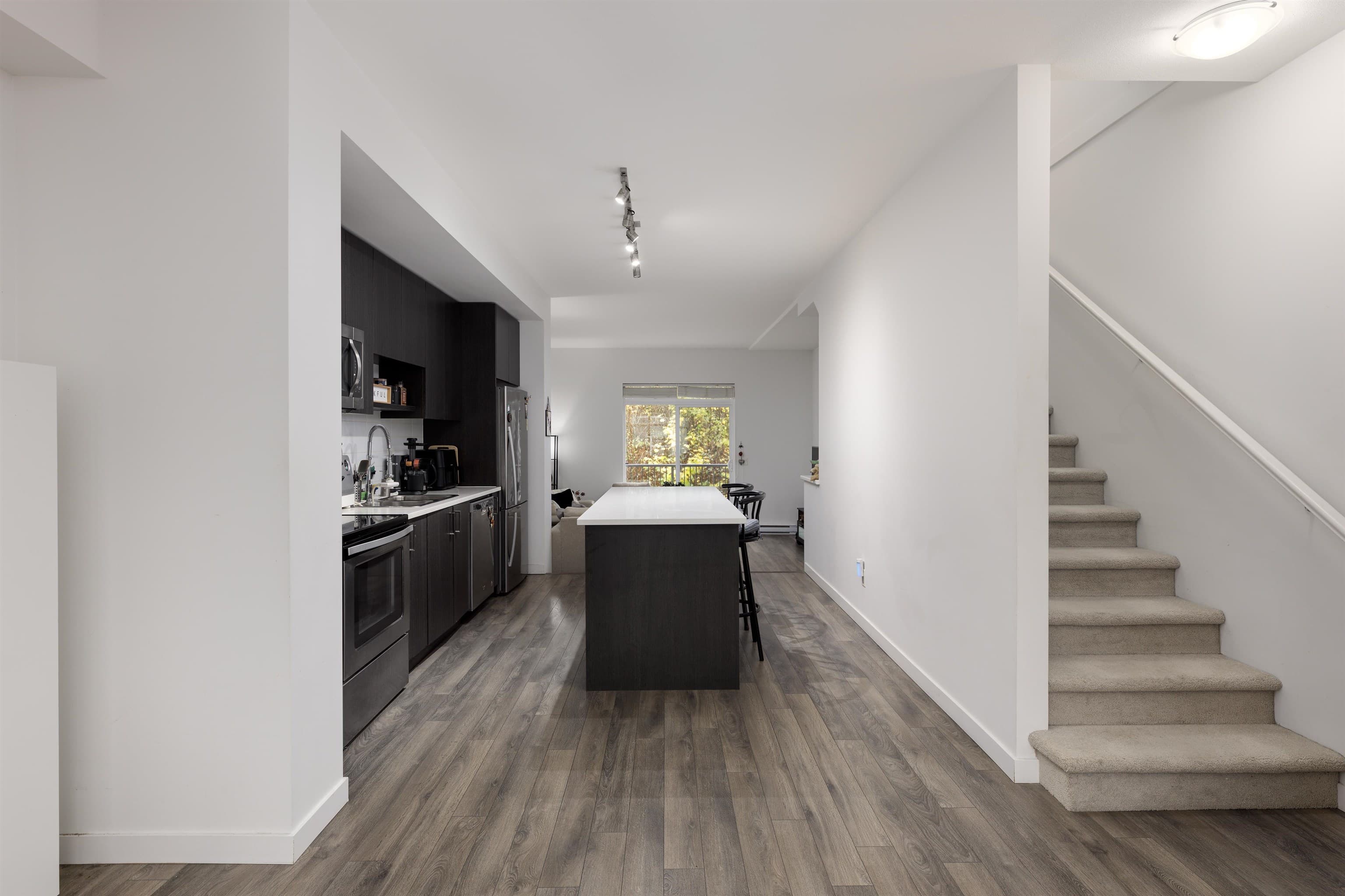 32 - 8130 136a Street, Surrey, V3W 1H9 — photo 4