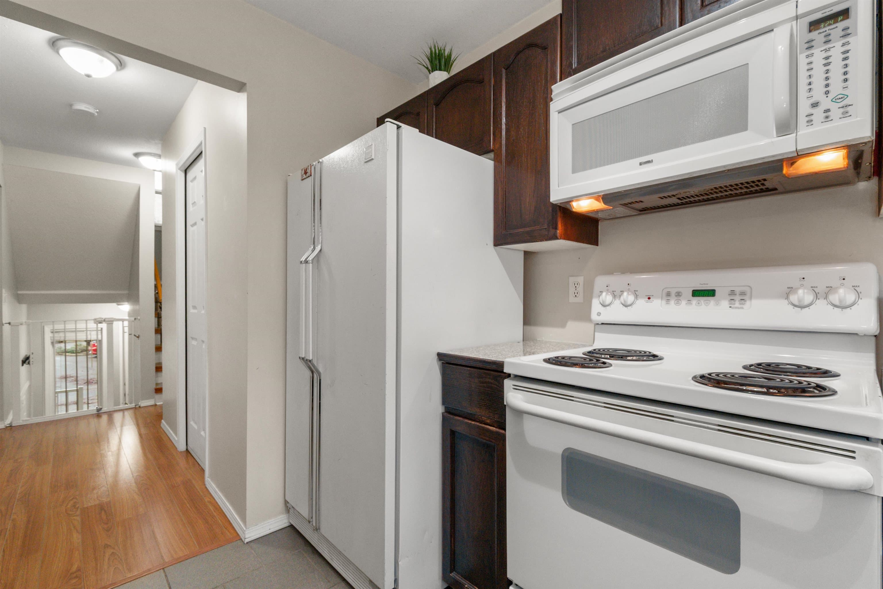 4 - 46375 Cessna Drive, Chilliwack, V2P 1A7 — photo 5