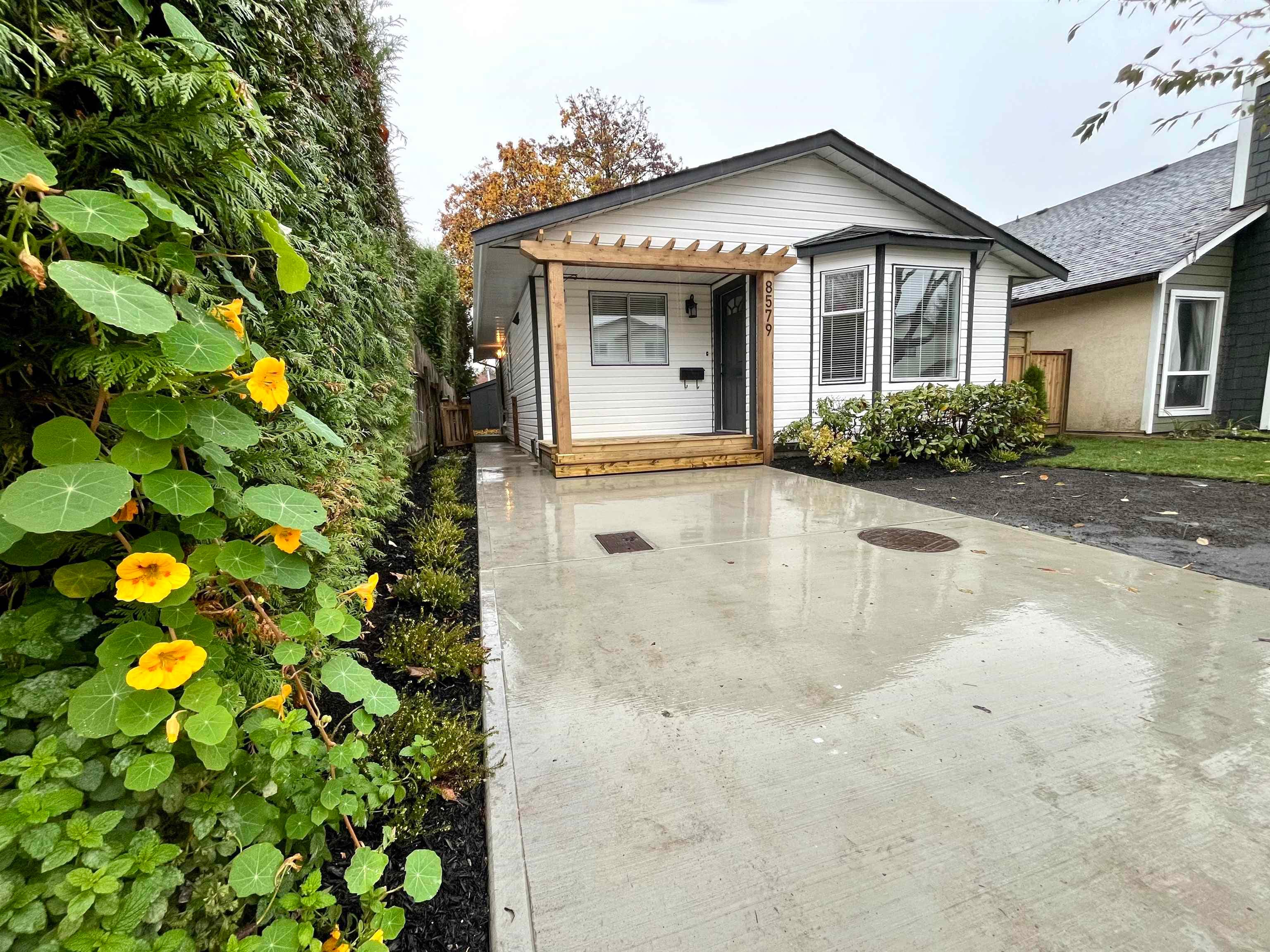 8579 Mccutcheon Avenue, Chilliwack, V2P 7L3 — photo 2