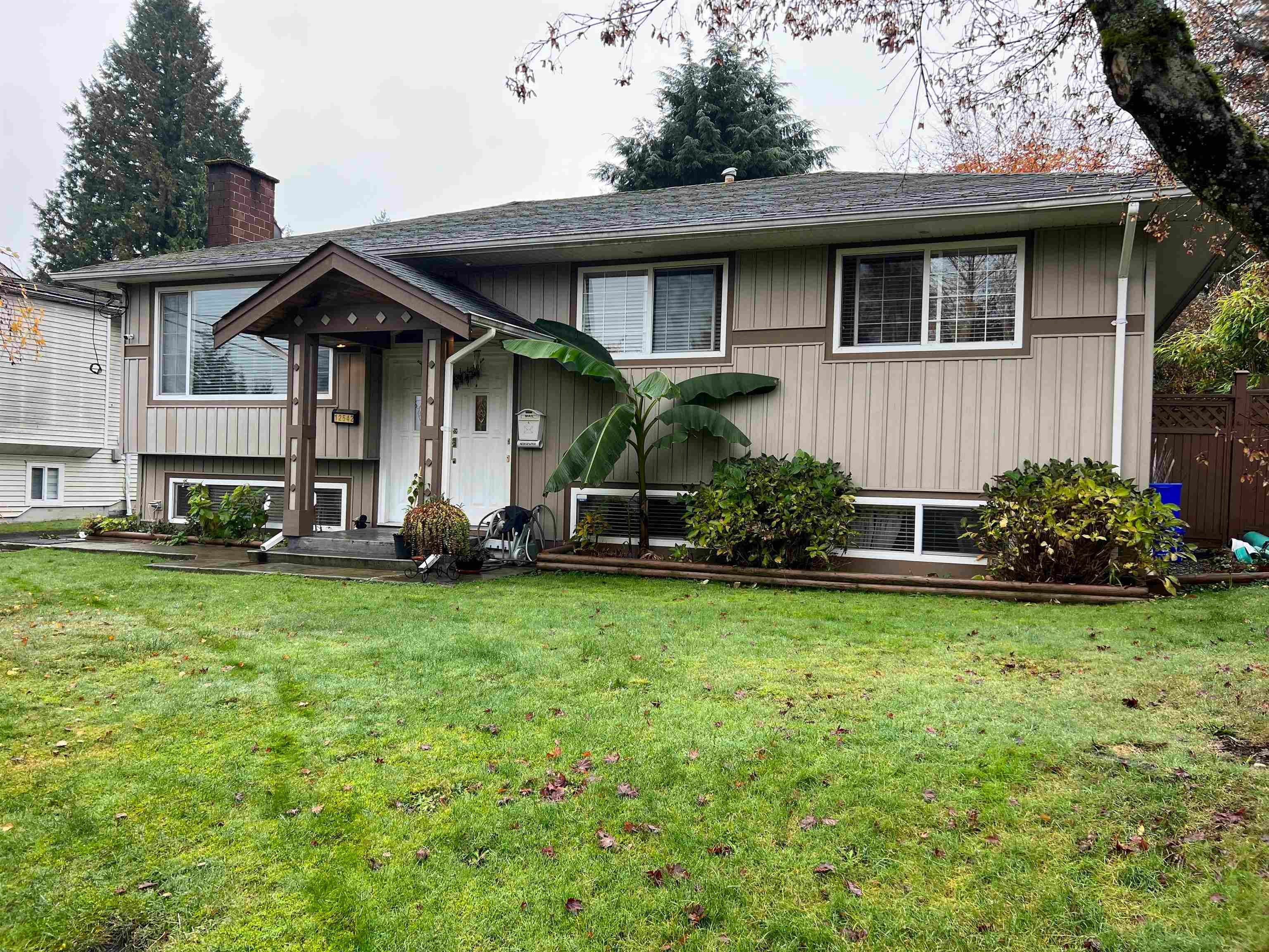 12542 Grove Crescent, Surrey, V3V 2L7 — photo 2