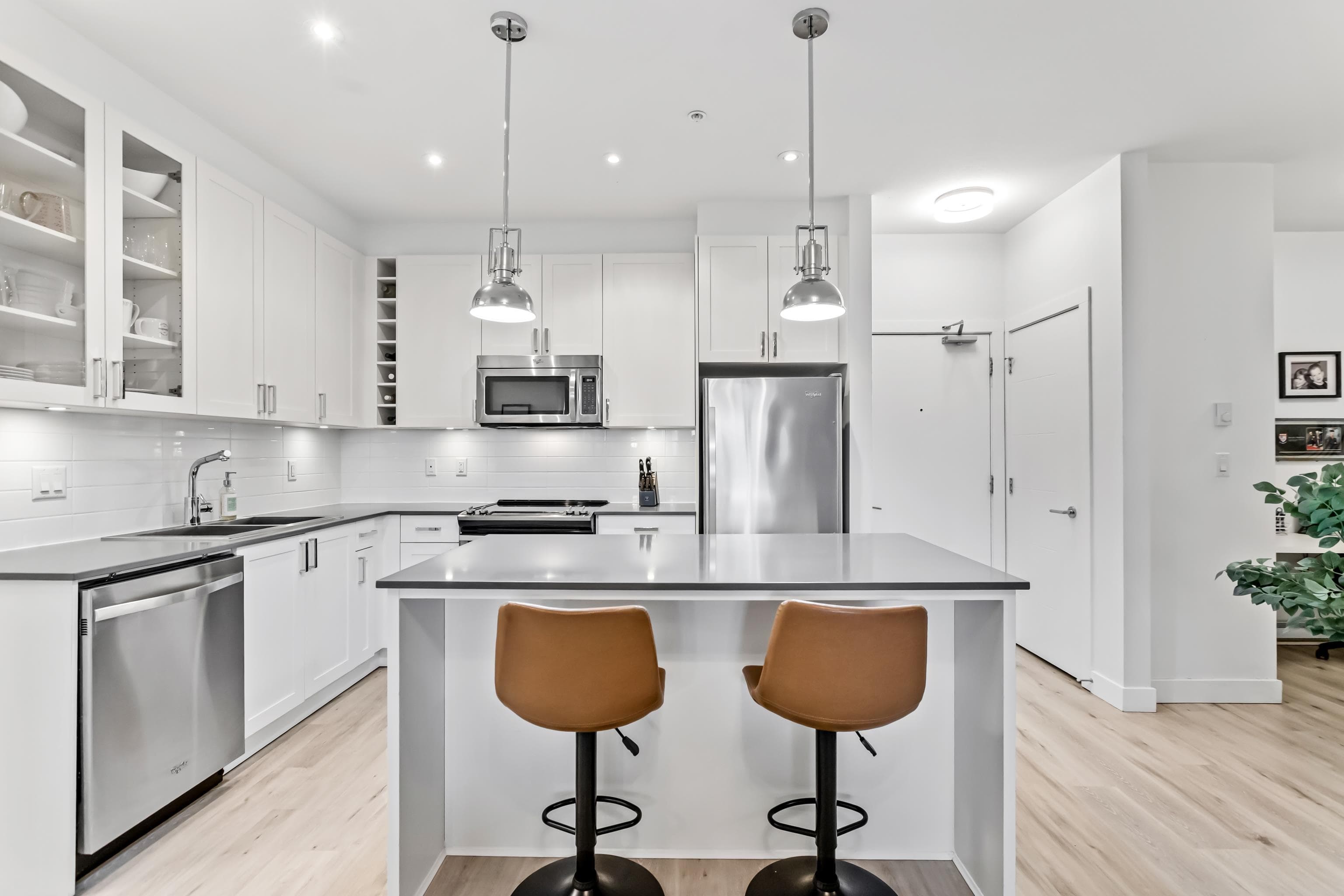 211 - 16380 64 Avenue, Surrey, V3S 6X6 — photo 5