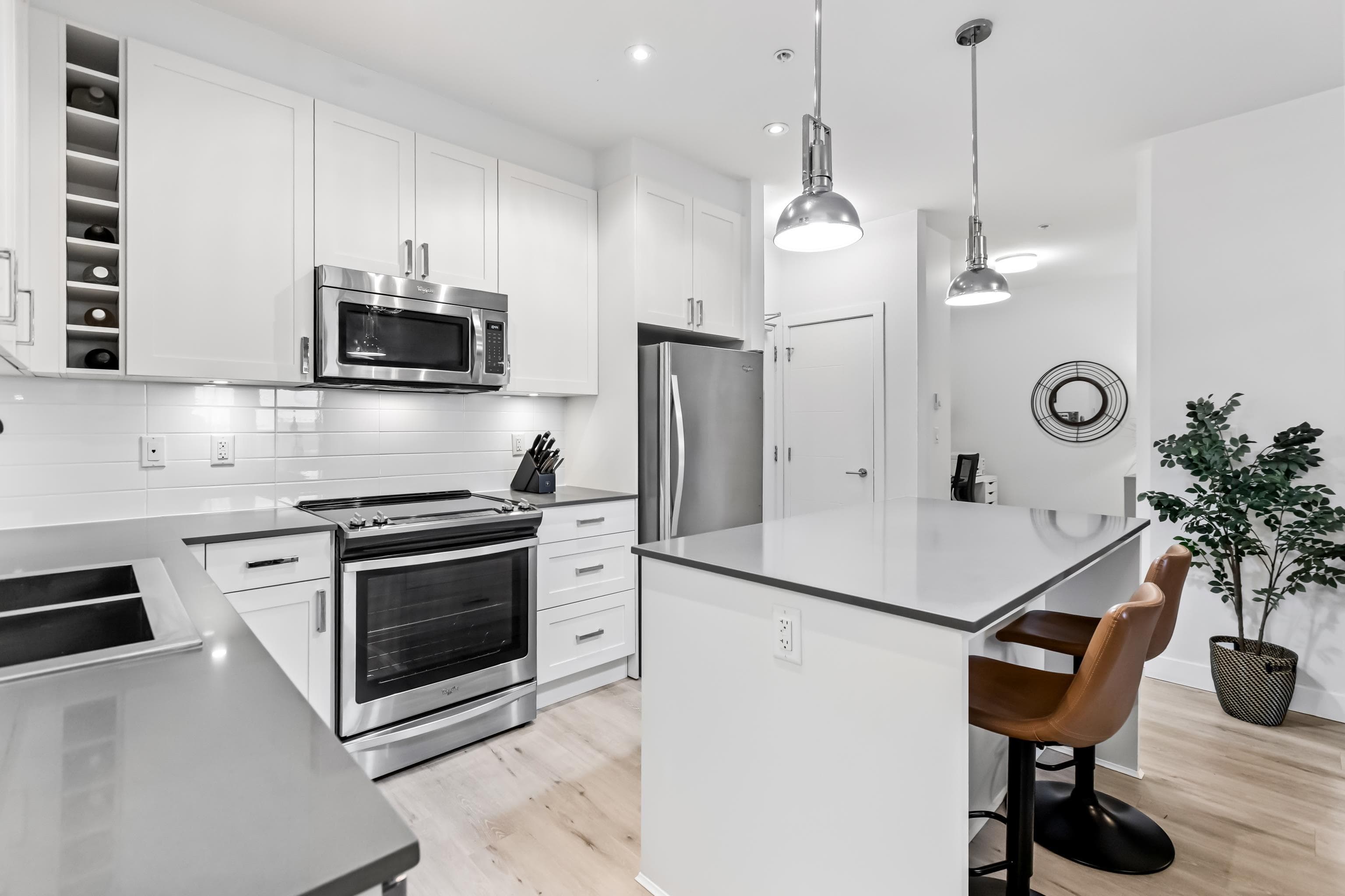 211 - 16380 64 Avenue, Surrey, V3S 6X6 — photo 4