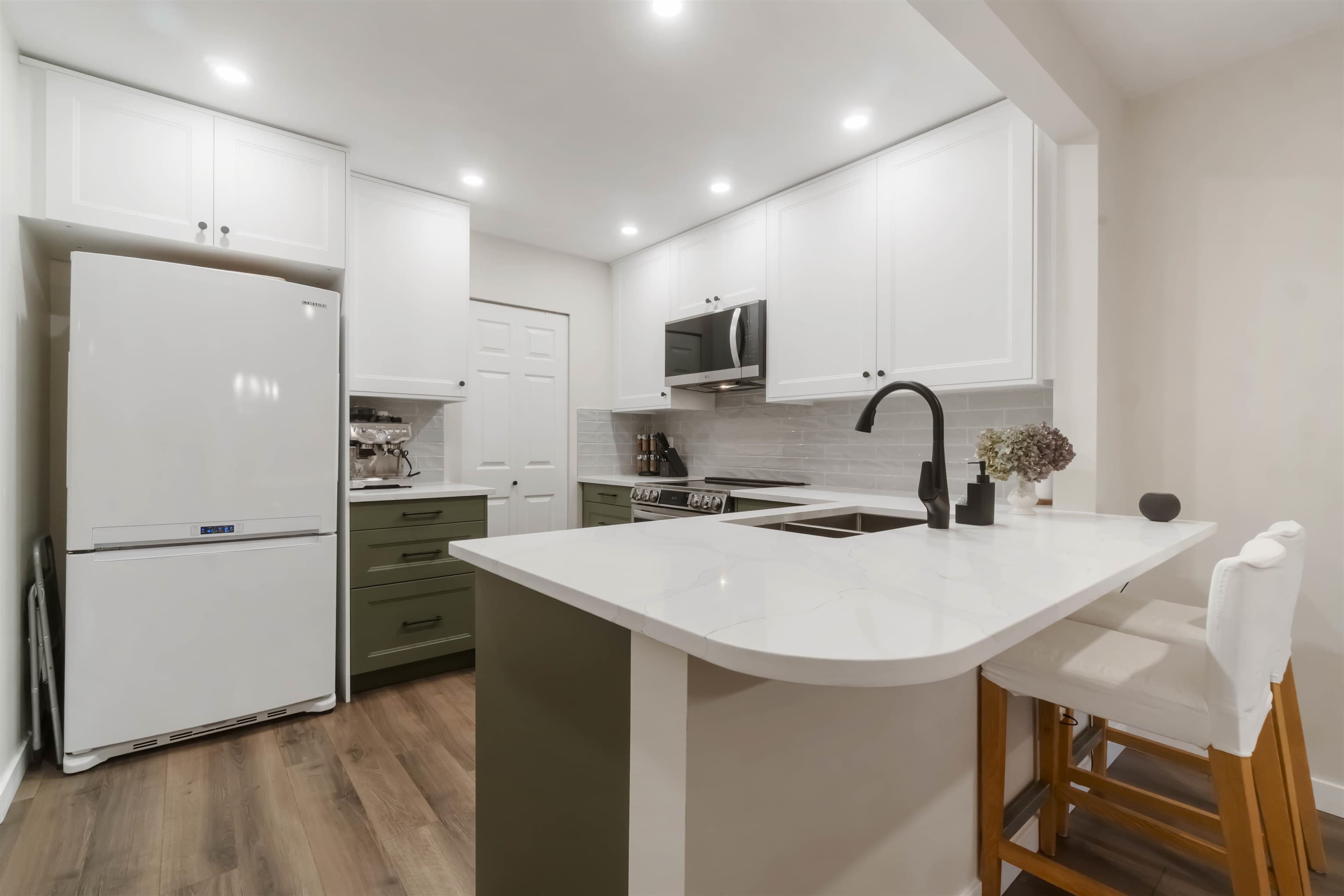 310 - 1000 Bowron Court, North Vancouver, V7H 2V8 — photo 2