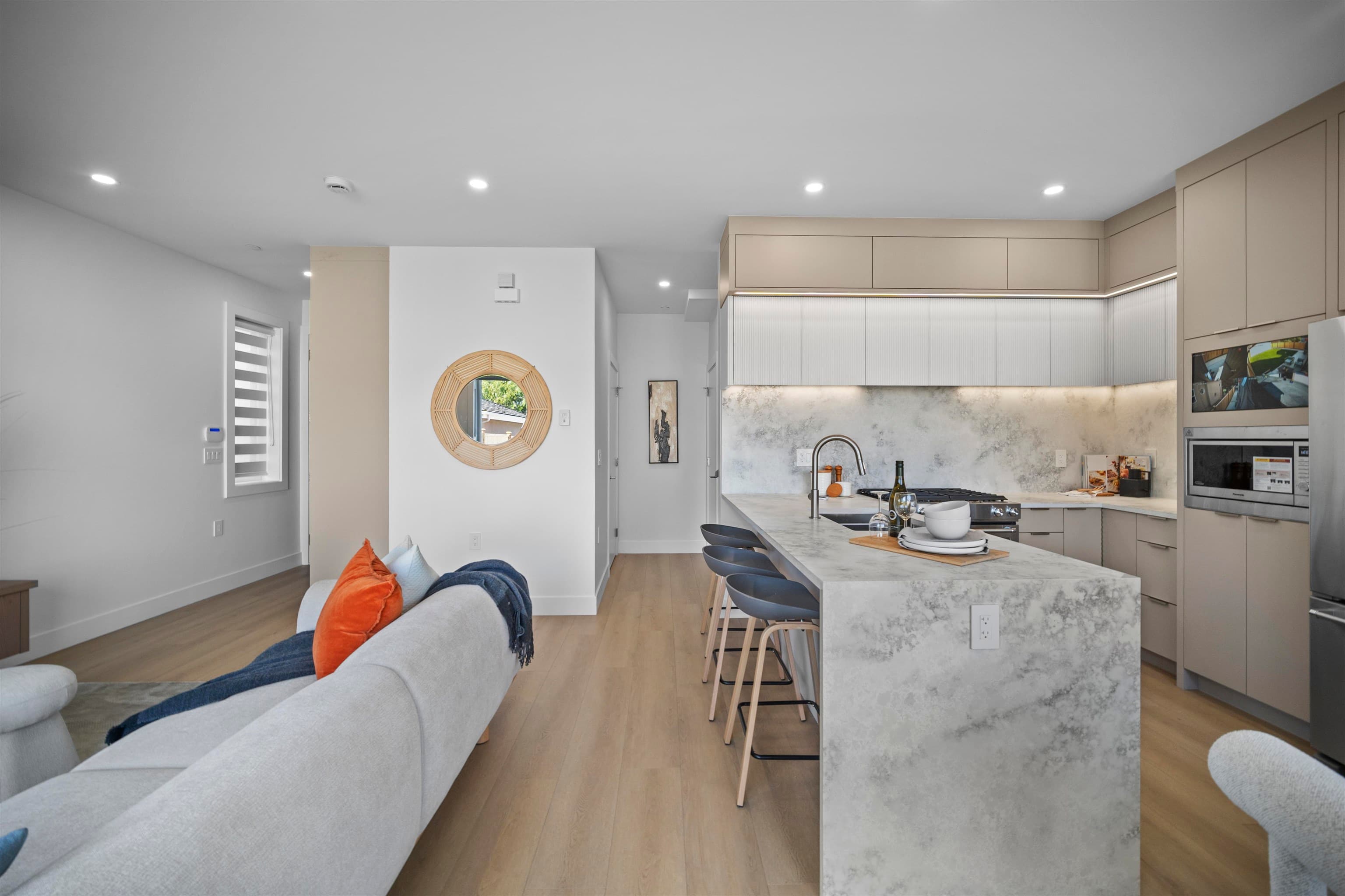 2 - 3563 E 25th Avenue, Vancouver, V5R 1K3 — photo 3