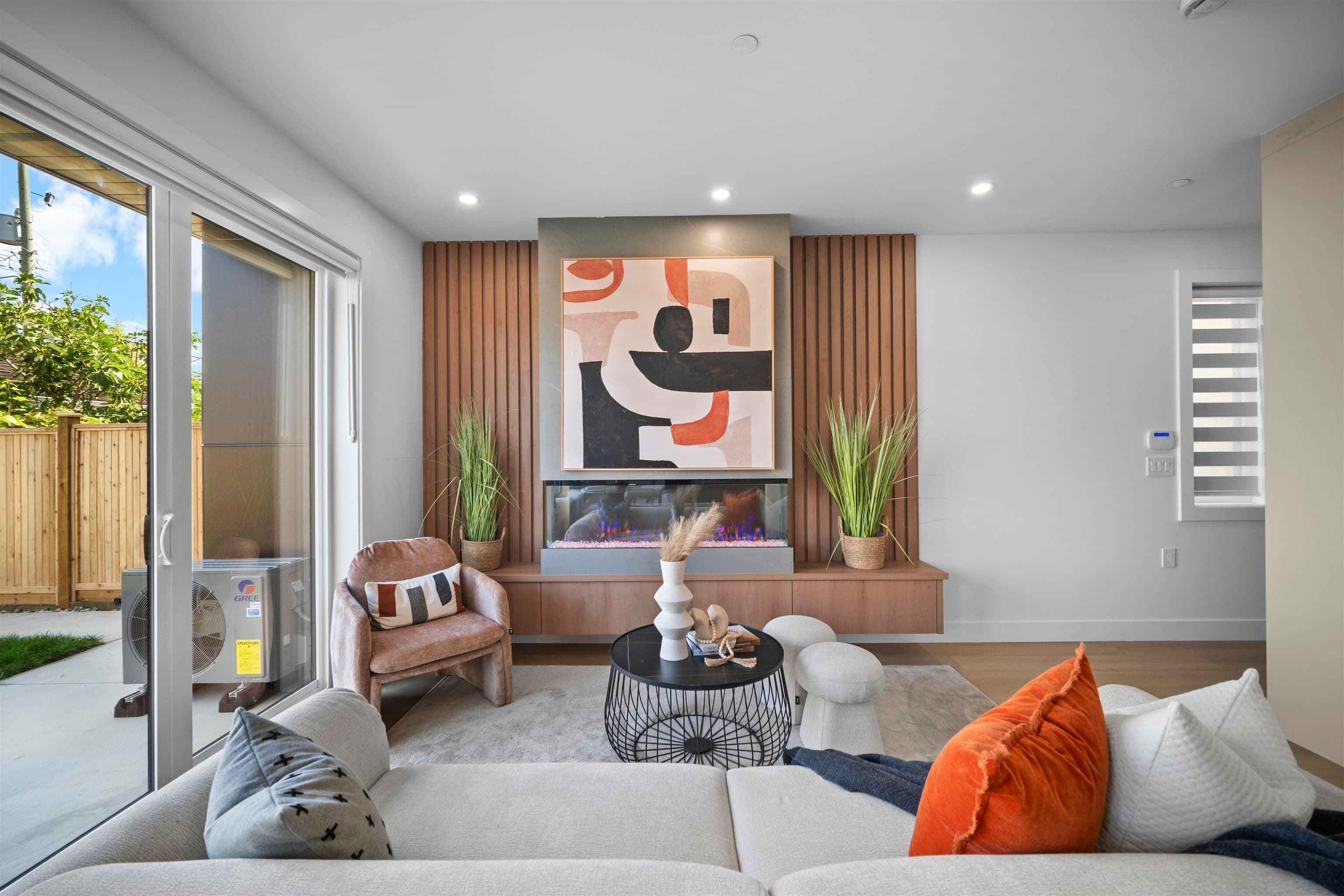 2 - 3563 E 25th Avenue, Vancouver, V5R 1K3 — photo 4