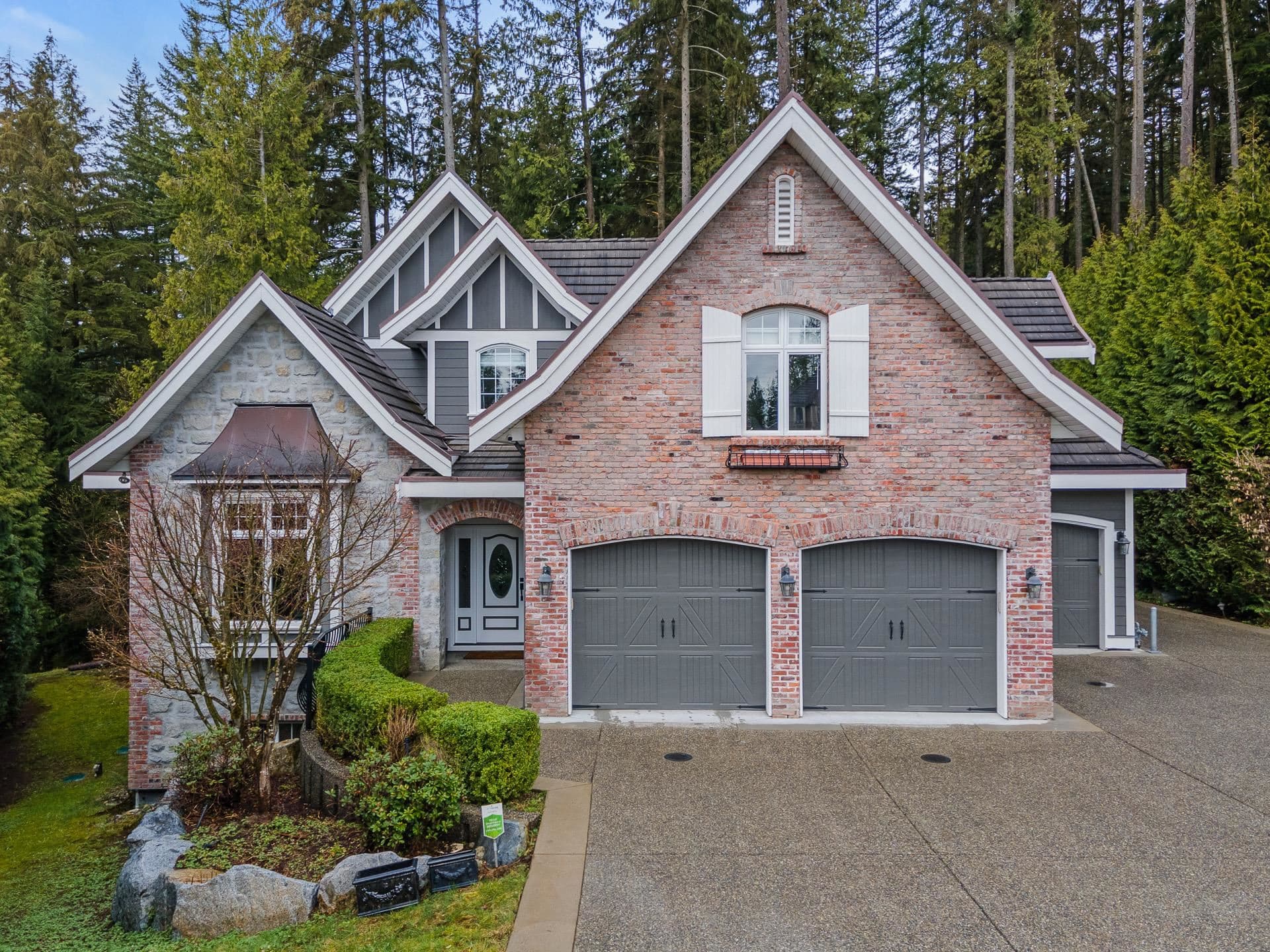 128 Deerview Lane, Anmore, V3H 0A3 — photo 2