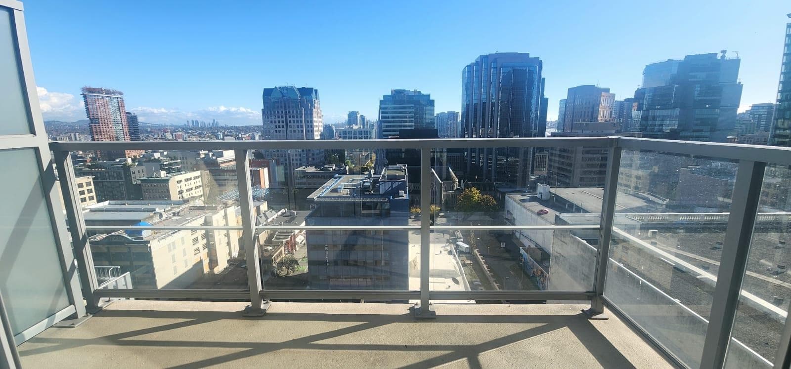 1712 - 610 Granville Street, Vancouver, V6C 3J3 — photo 1