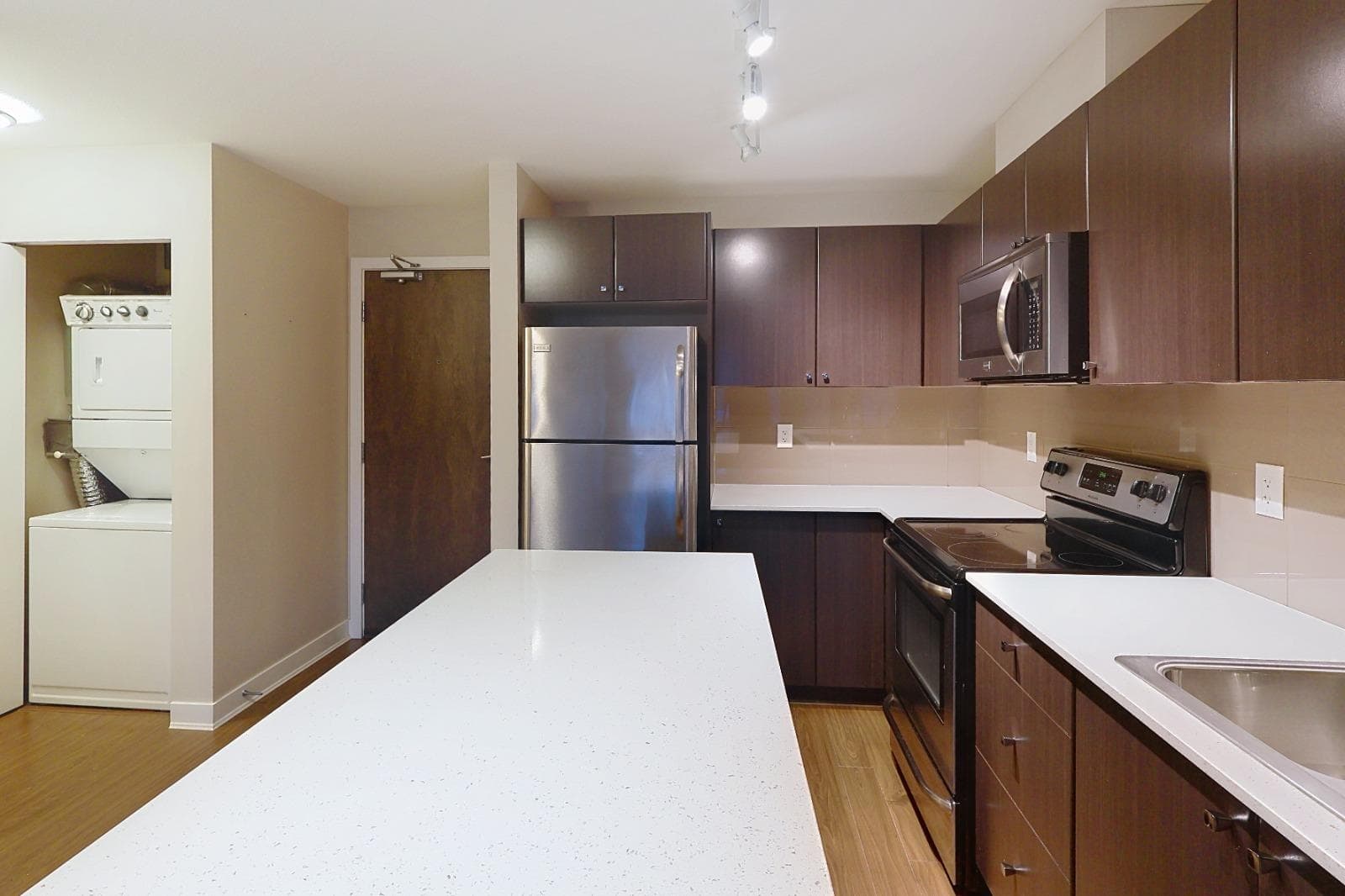 417 - 13740 75a Avenue, Surrey, V3W 0E8 — photo 3