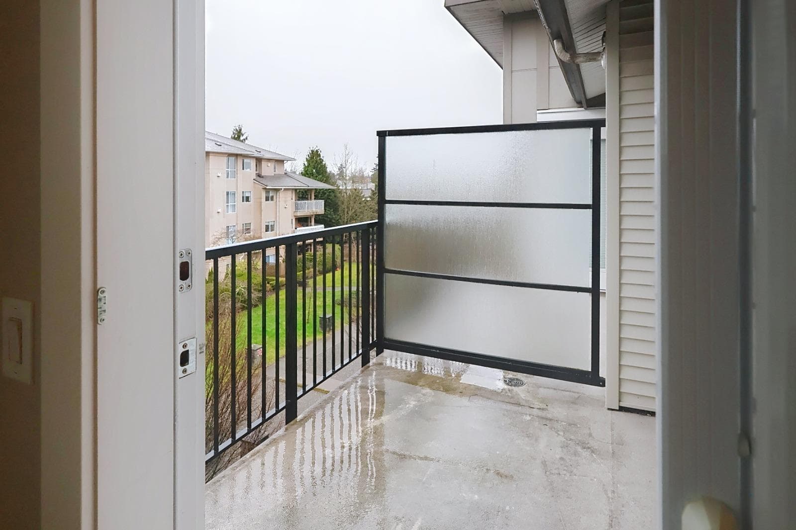 417 - 13740 75a Avenue, Surrey, V3W 0E8 — photo 4