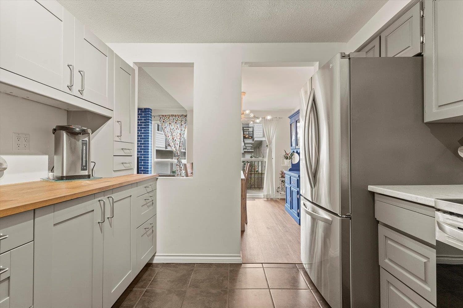 2 - 33951 Marshall Road, Abbotsford, V2S 1L6 — photo 5