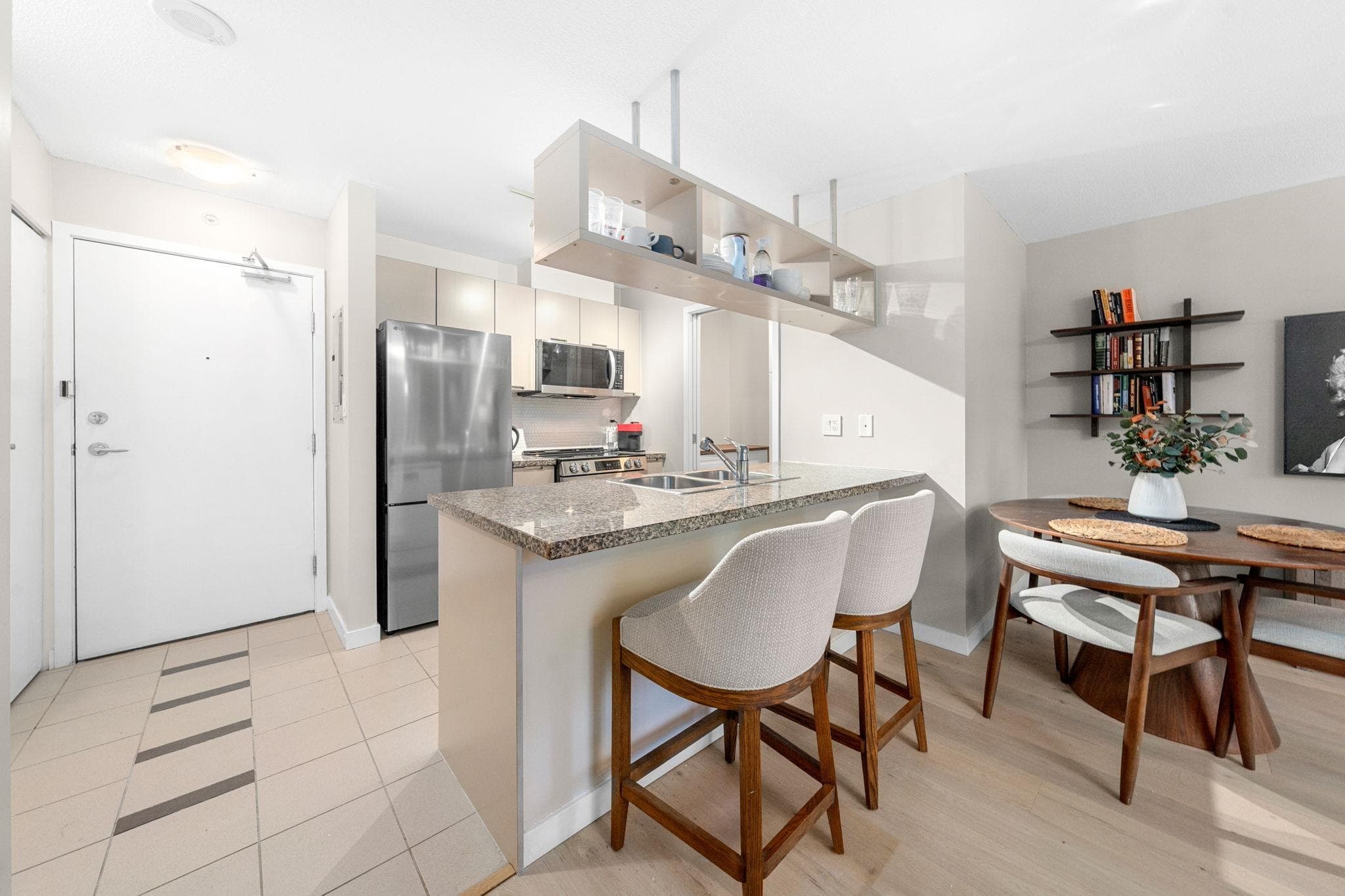 305 - 1082 Seymour Street, Vancouver, V6B 1X9 — photo 4
