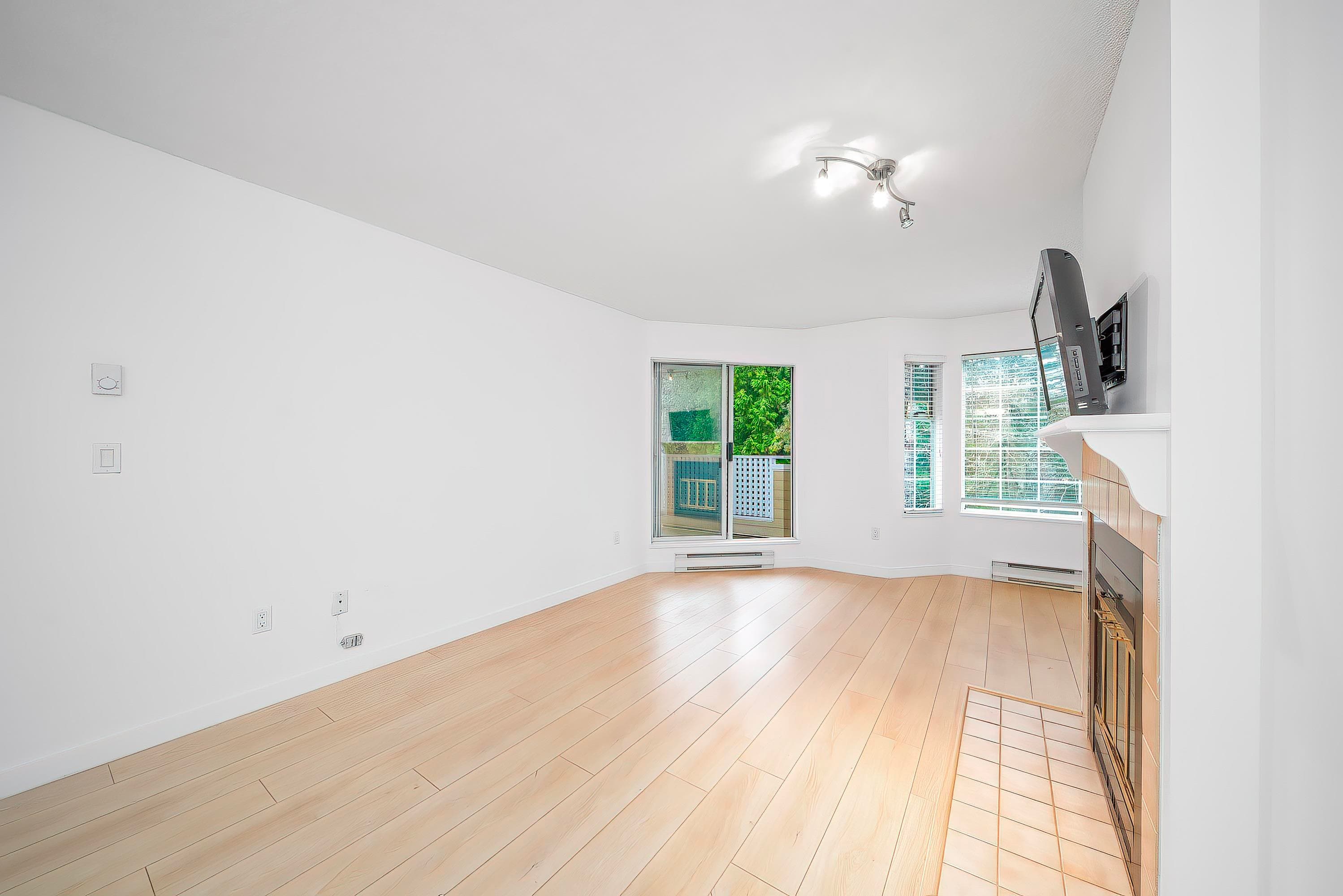 208 - 7571 Moffatt Road, Richmond, V6Y 3N1 — photo 3