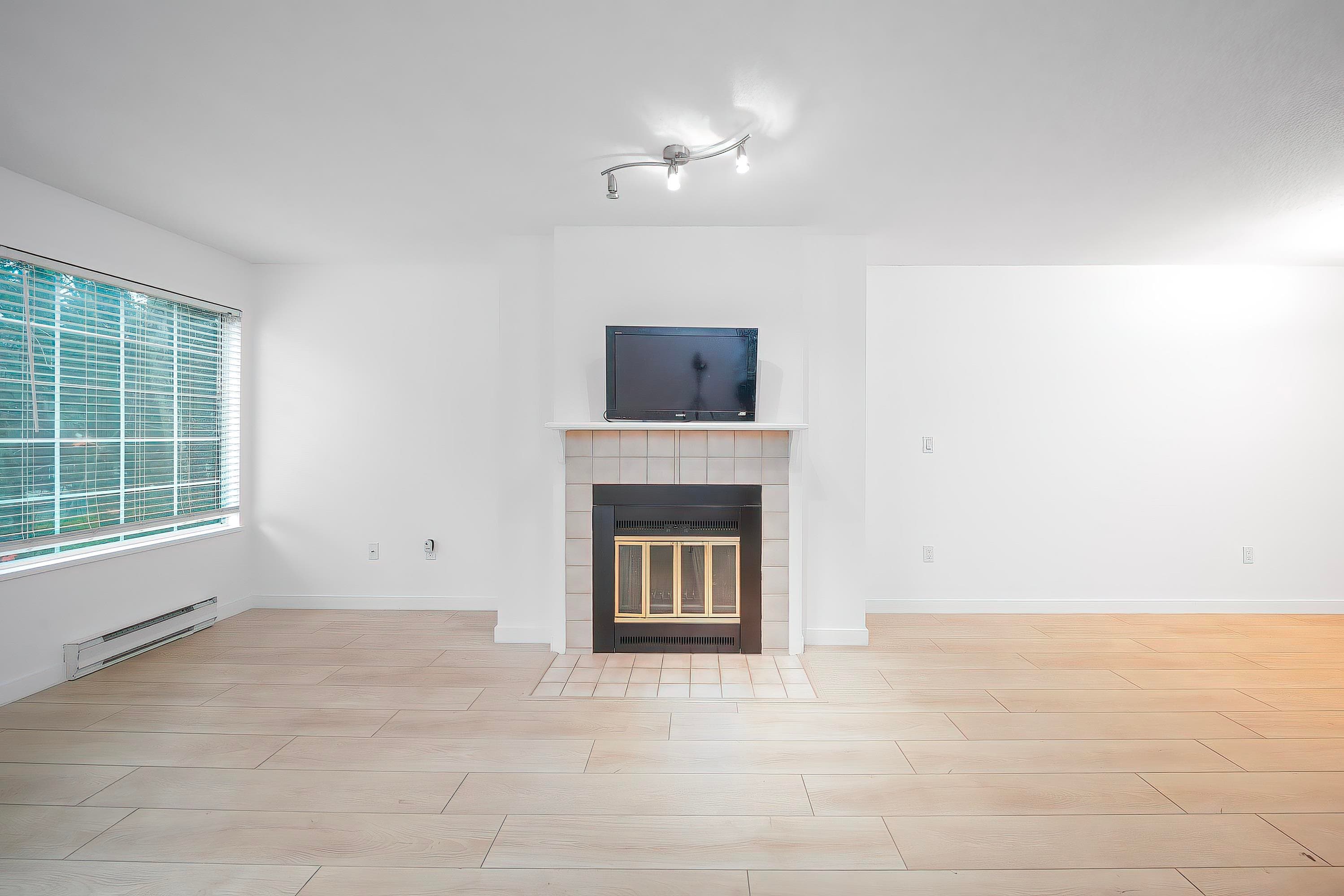 208 - 7571 Moffatt Road, Richmond, V6Y 3N1 — photo 1