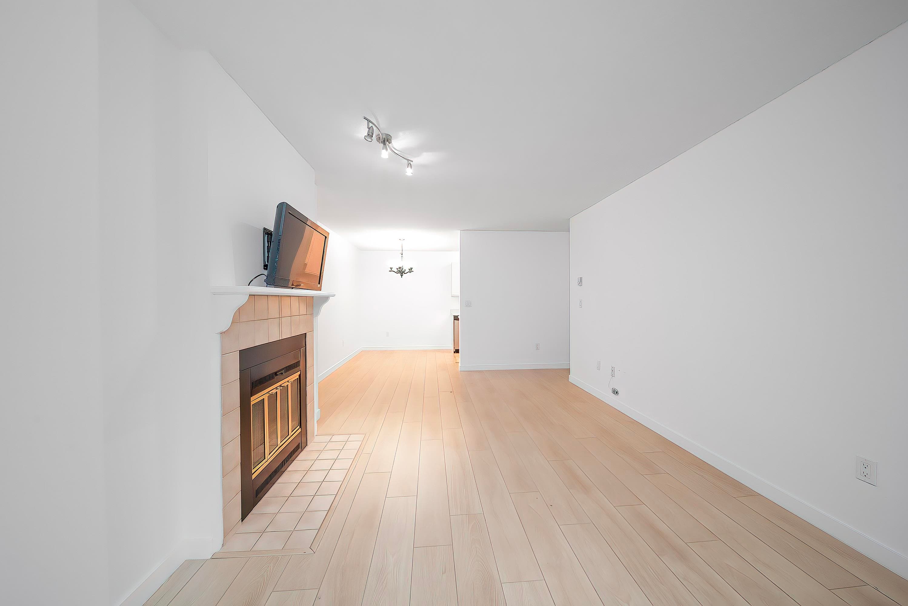 208 - 7571 Moffatt Road, Richmond, V6Y 3N1 — photo 5