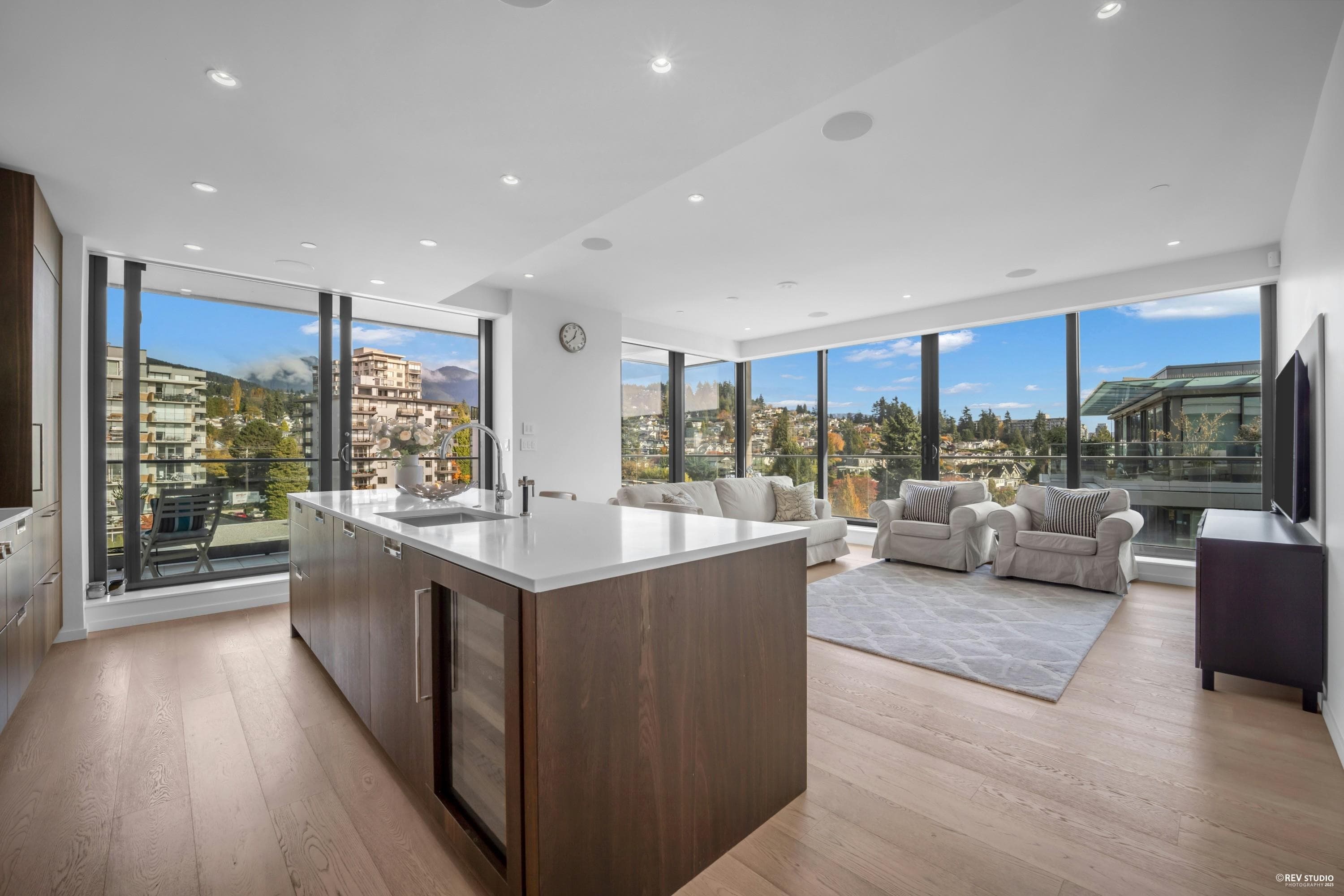 601 - 1355 Bellevue Avenue, West Vancouver, V7T 0B4 — photo 4
