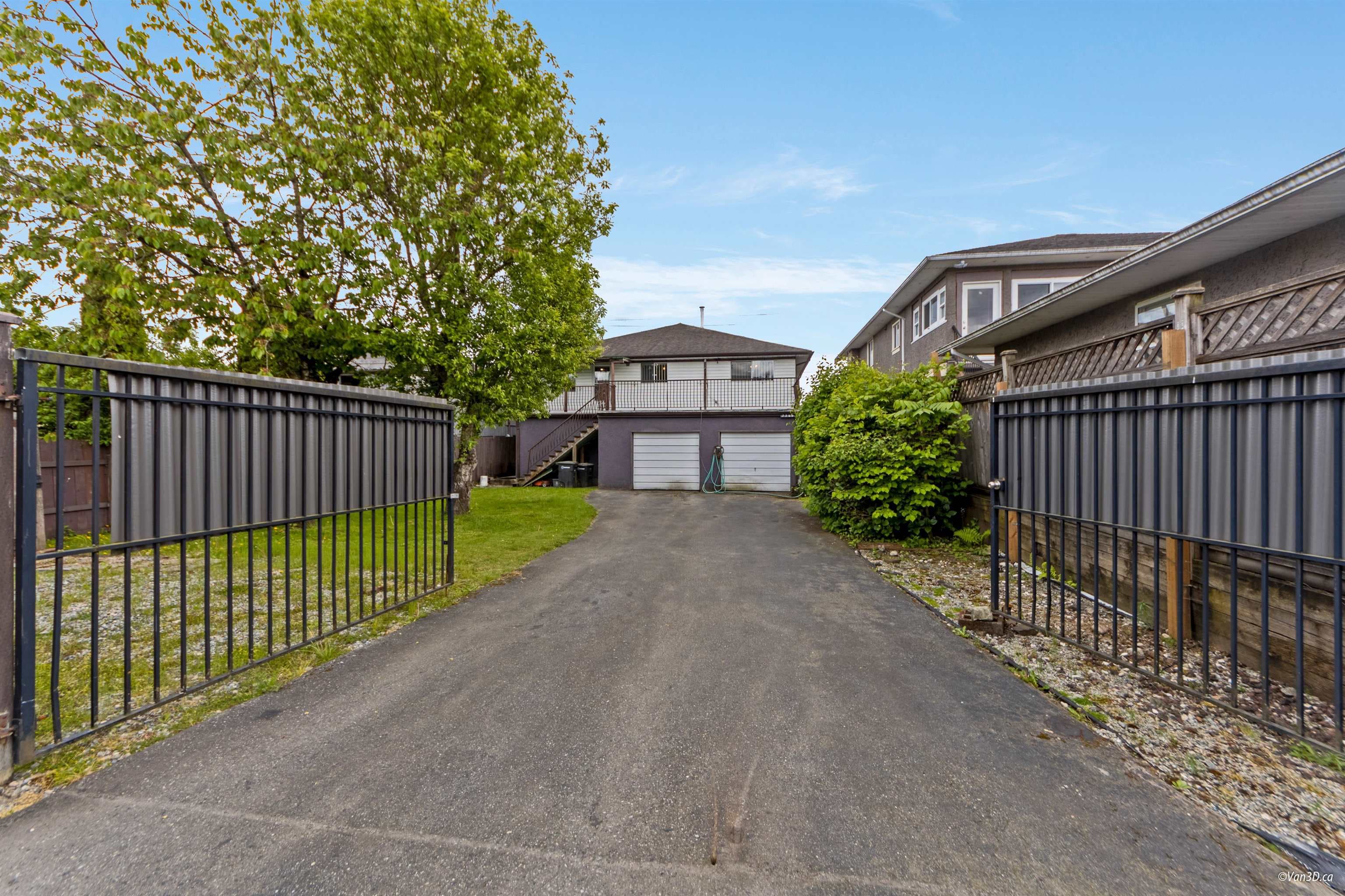 7769 10th Avenue, Burnaby, V3N 2S2 — photo 3