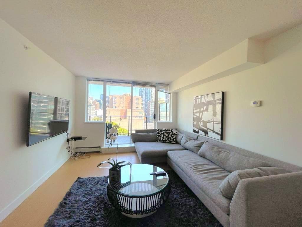 702 - 1325 Rolston Street, Vancouver, V6B 0M2 — photo 2