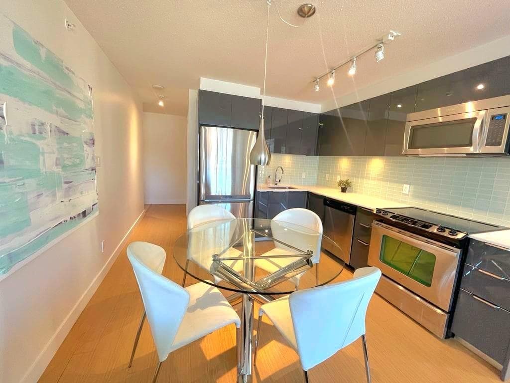 702 - 1325 Rolston Street, Vancouver, V6B 0M2 — photo 3