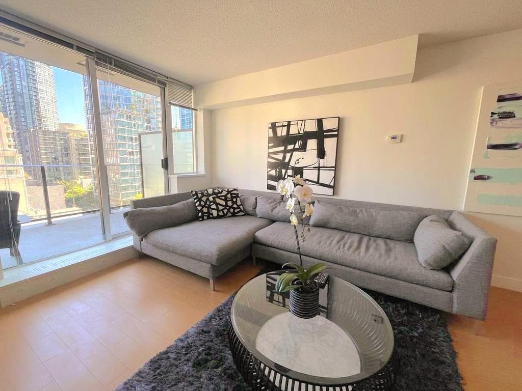 702 - 1325 Rolston Street, Vancouver, V6B 0M2 — photo 1