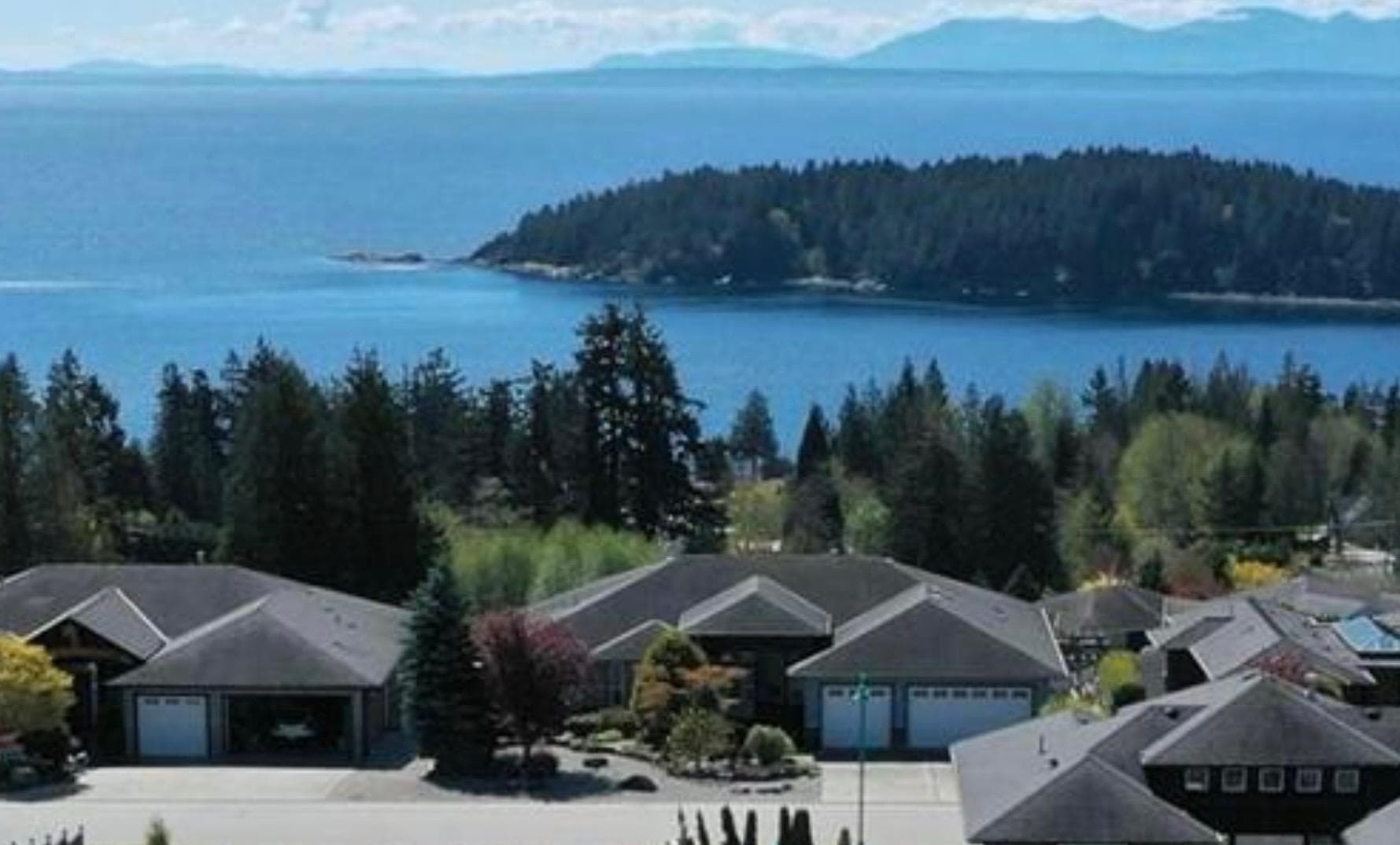 6217 Mika Road, Sechelt, V7Z 0R6 — photo 2