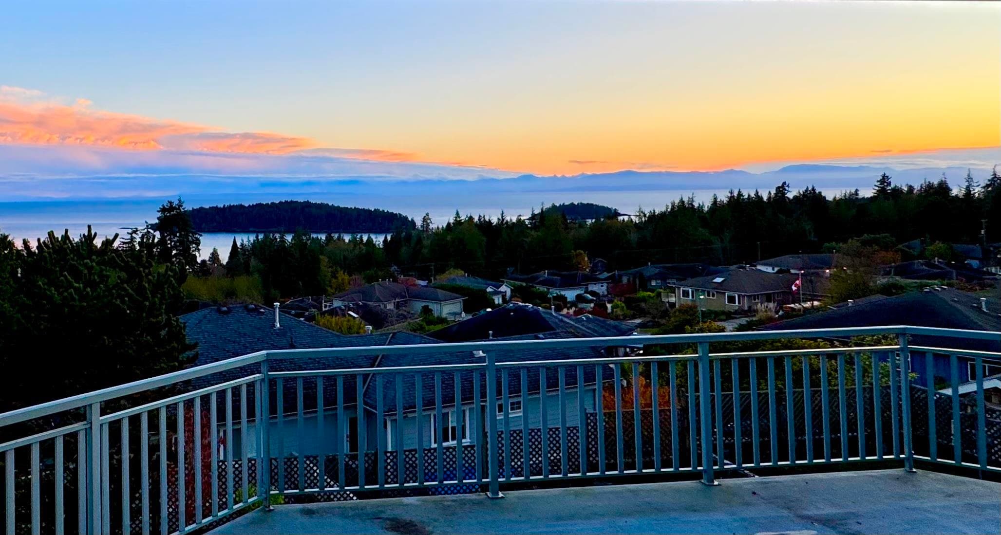 6217 Mika Road, Sechelt, V7Z 0R6 — photo 3