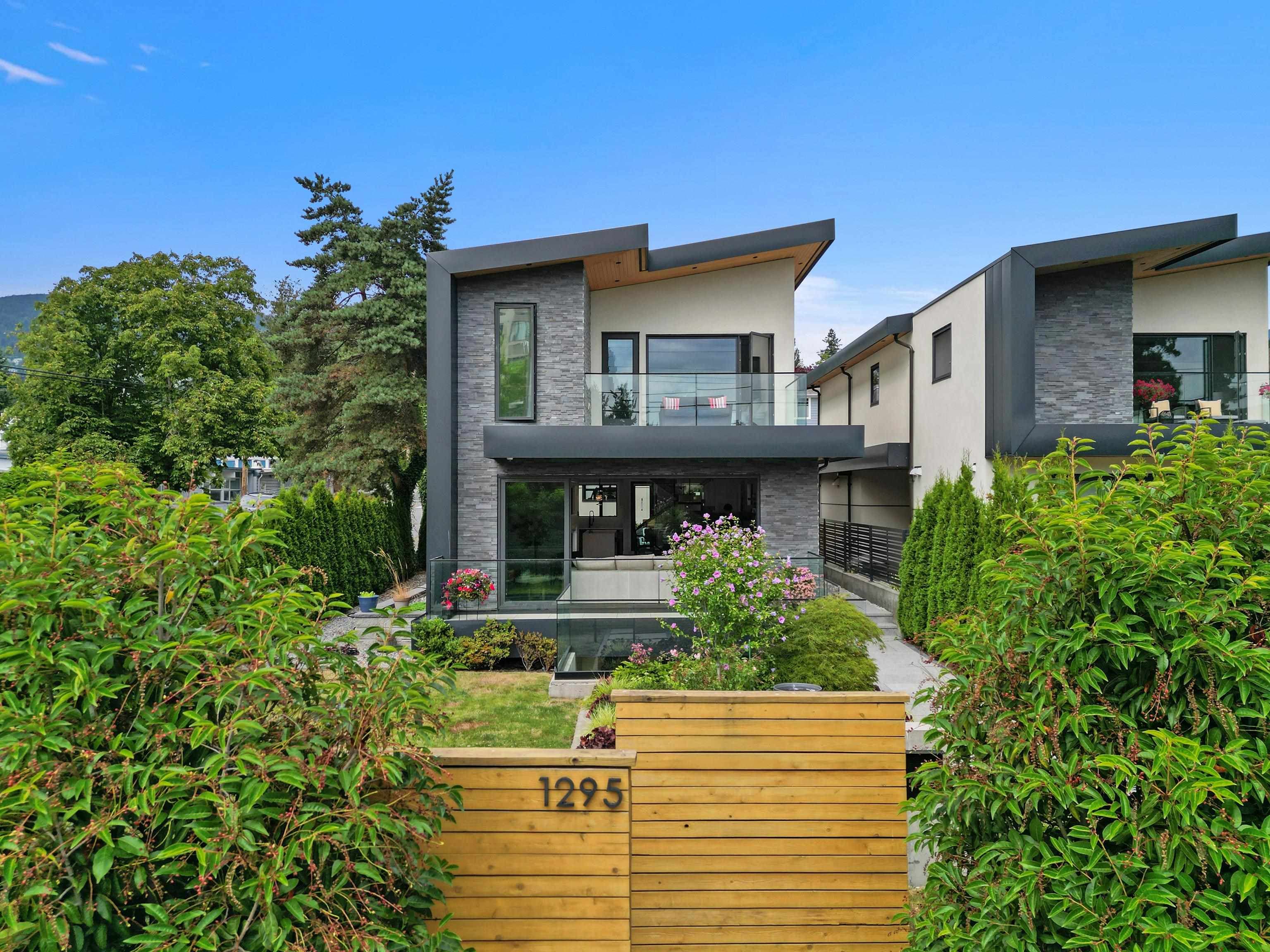 1295 Duchess Avenue, West Vancouver, V7T 1H3 — photo 1