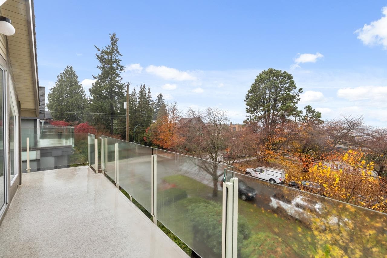 3274 W 1st Avenue, Vancouver, V6K 1H5 — photo 4