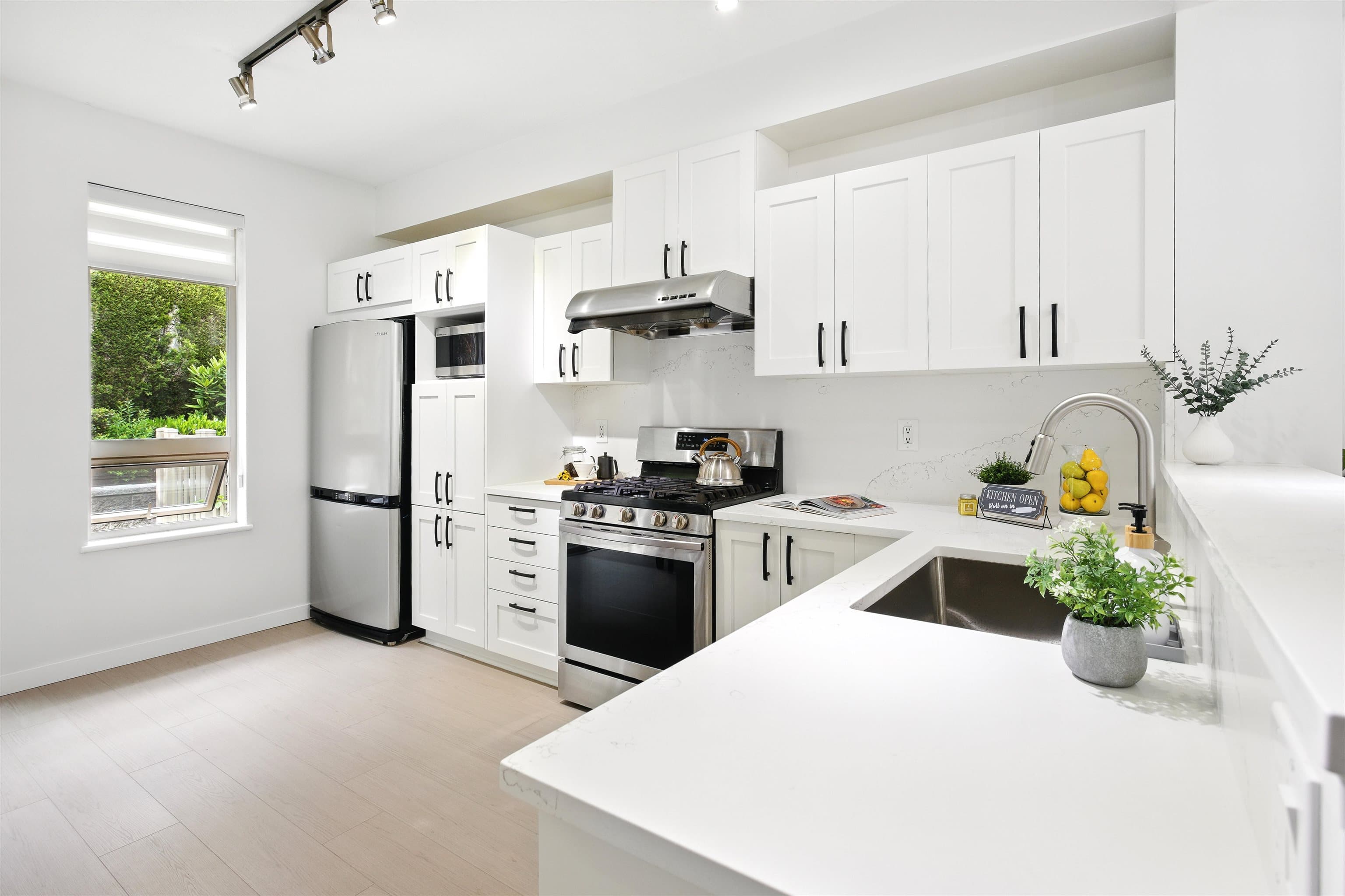 10 - 3065 Dayanee Springs Boulevard, Coquitlam — sold