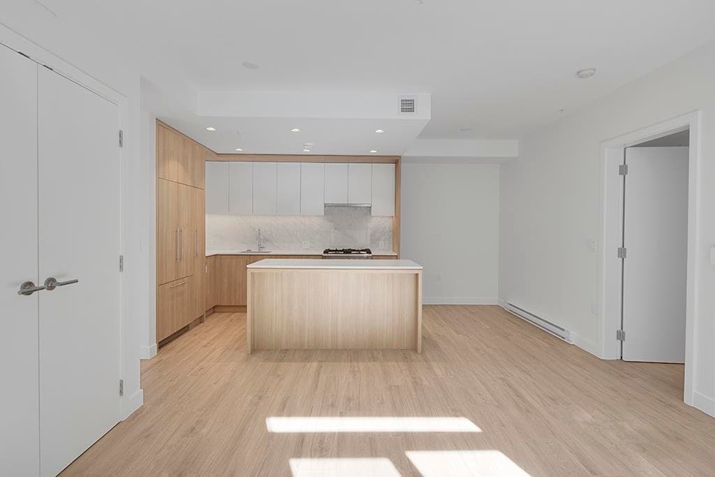 208 - 6085 Irmin Street, Burnaby, V5J 5C5 — photo 5