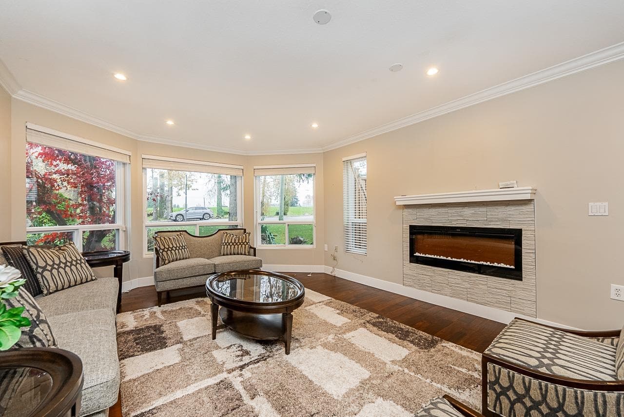 10816 80 Avenue, Delta, V4C 4C2 — photo 2