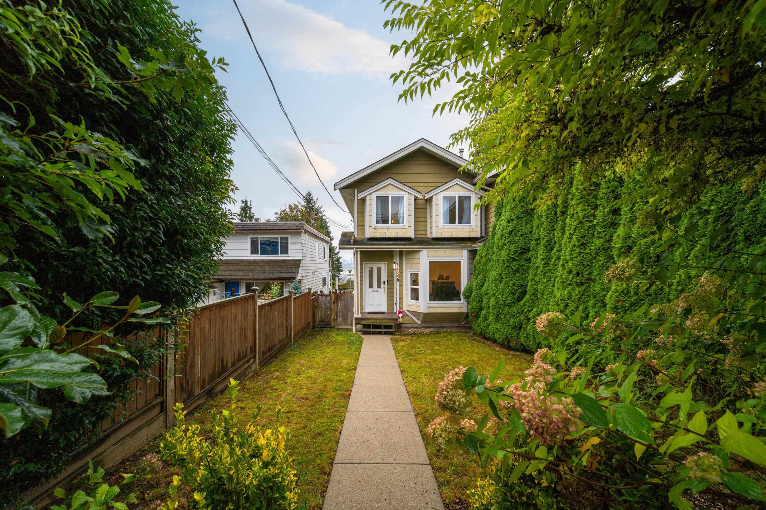 1126 Rochester Avenue, Coquitlam
