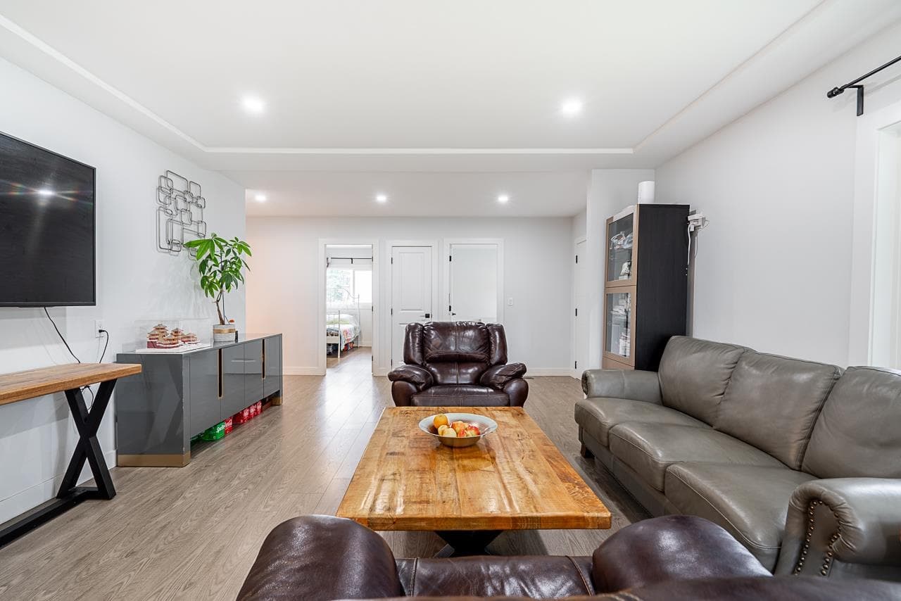 10875 143 Street, Surrey, V3R 3M1 — photo 5