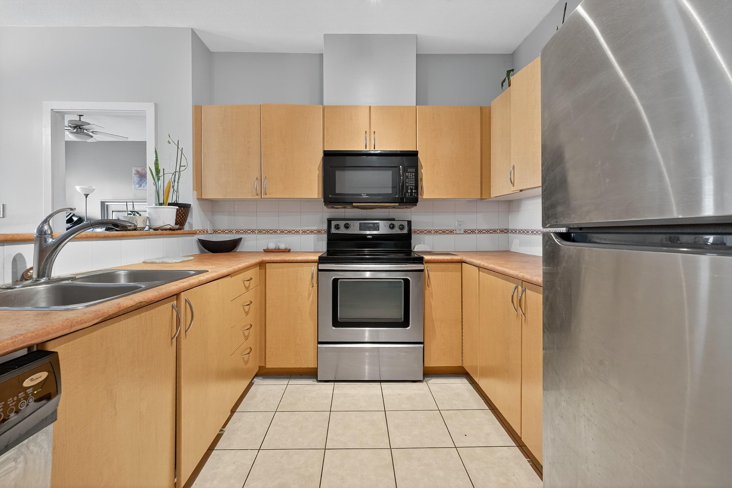 416 - 83 Star Crescent, New Westminster, V3M 6X8 — photo 2
