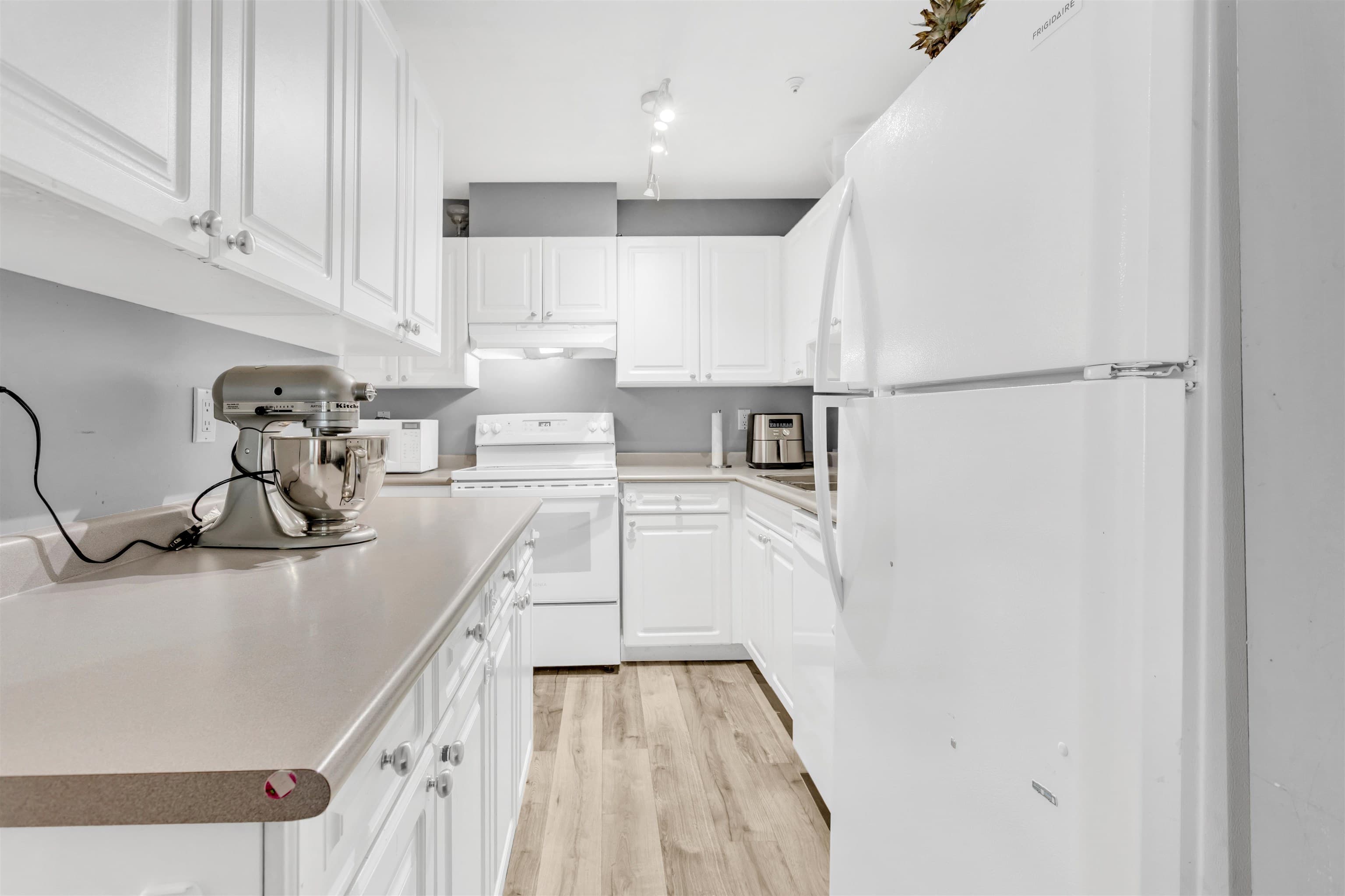 112 - 14885 100 Avenue Avenue, Surrey, V3R 0W1 — photo 5
