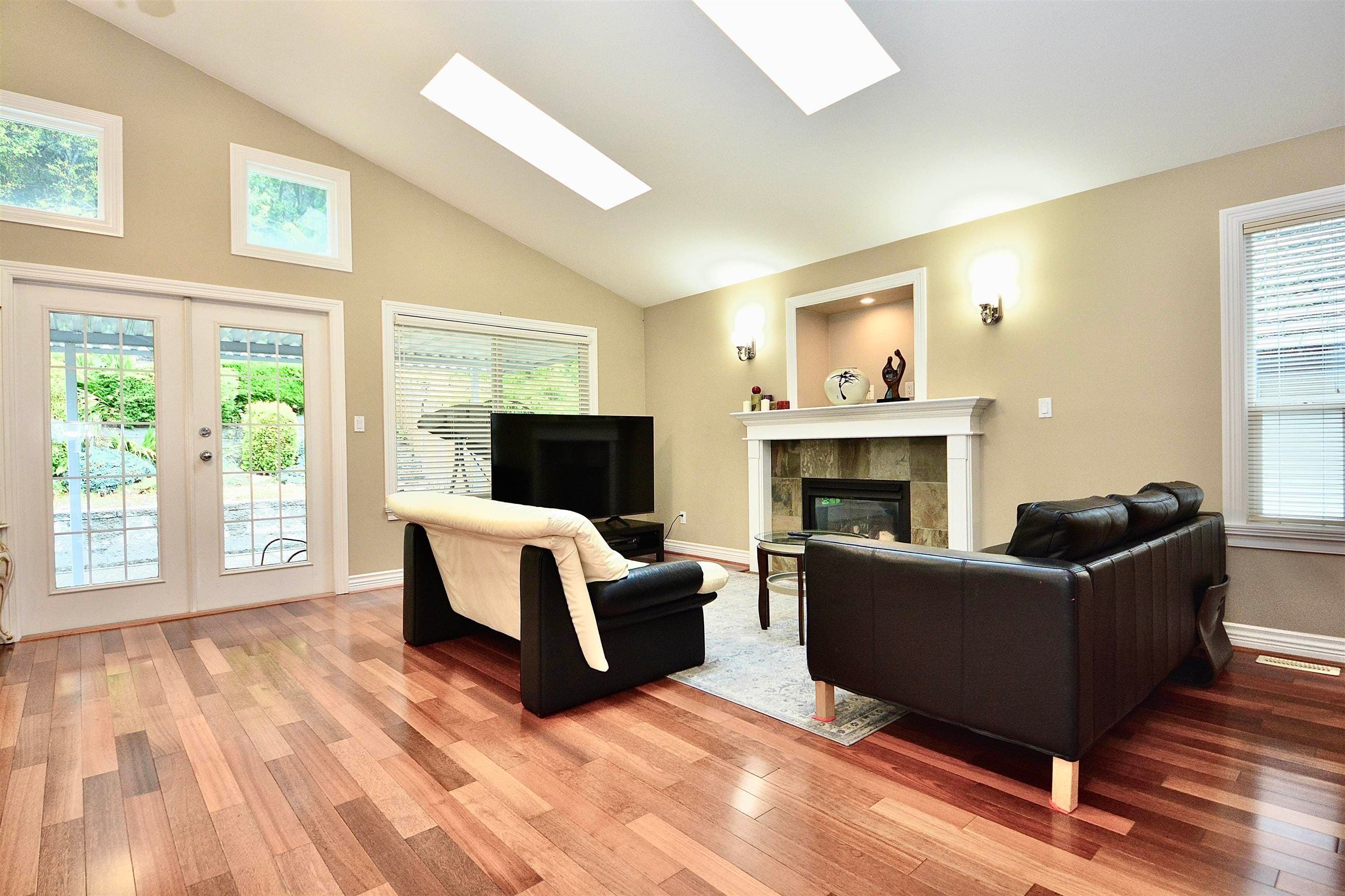 3035 Maplewood Court, Coquitlam, V3E 3P3 — photo 4
