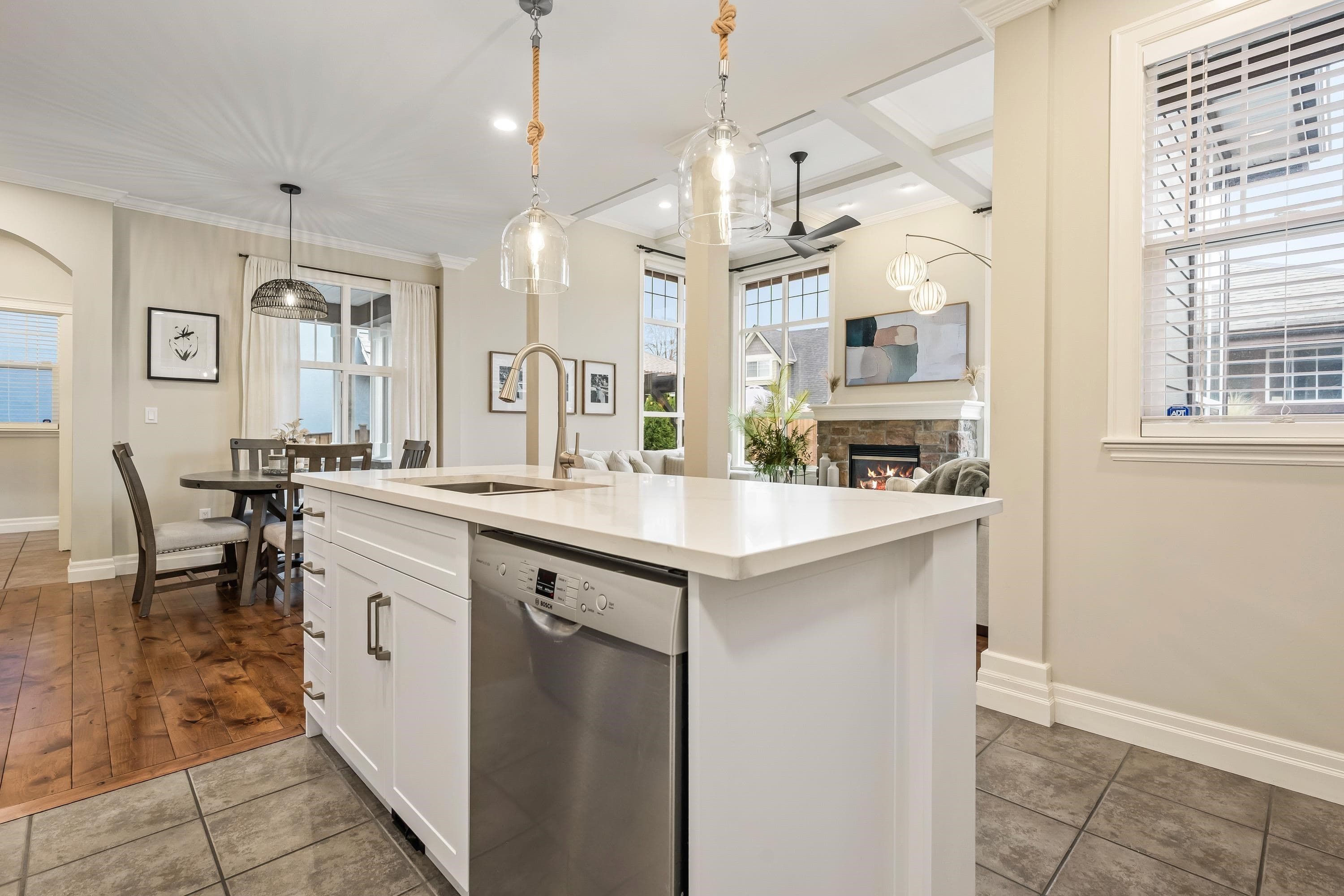 5902 Garrison Boulevard, Chilliwack, V2R 5X8 — photo 5