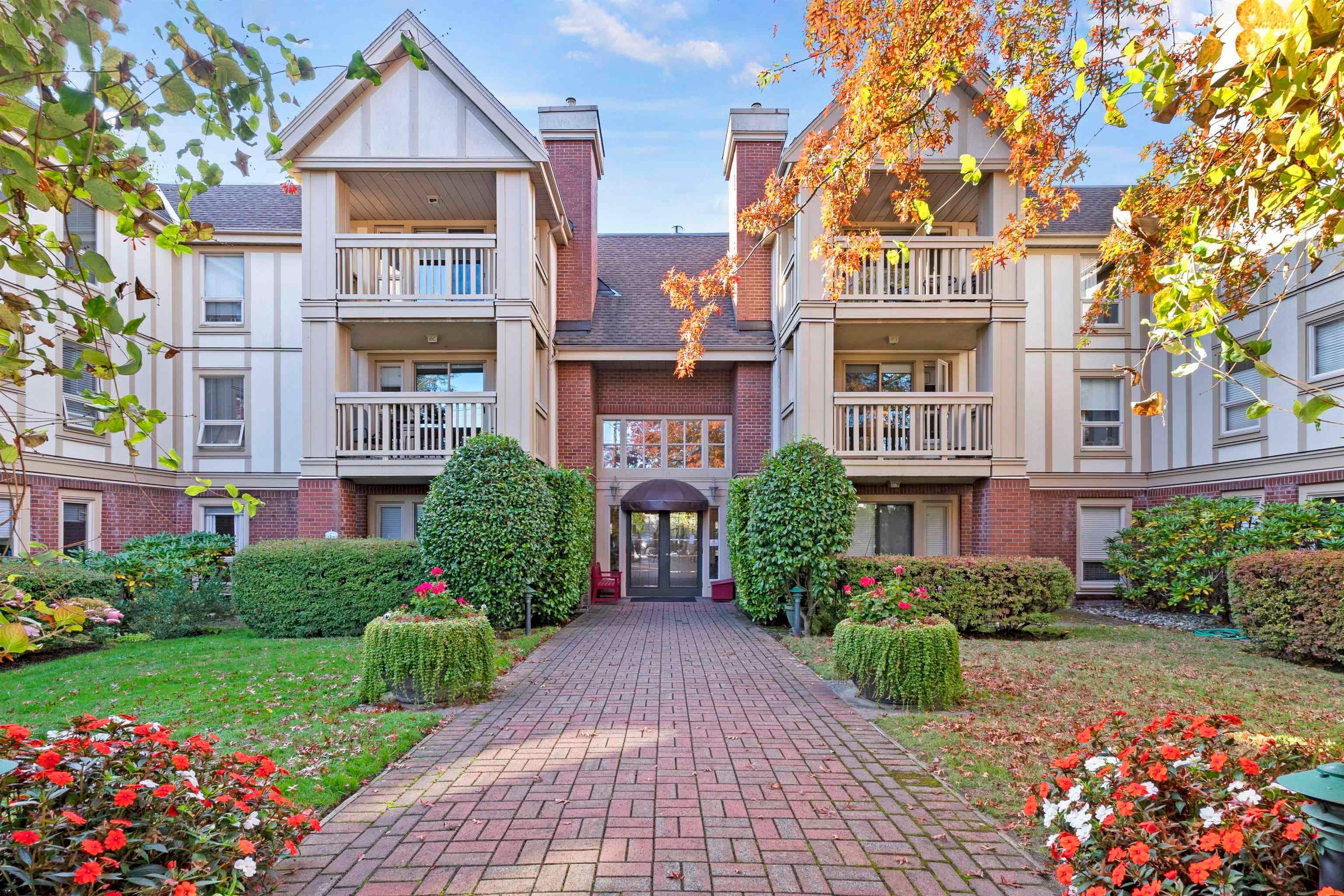 209 - 843 22nd Street, West Vancouver